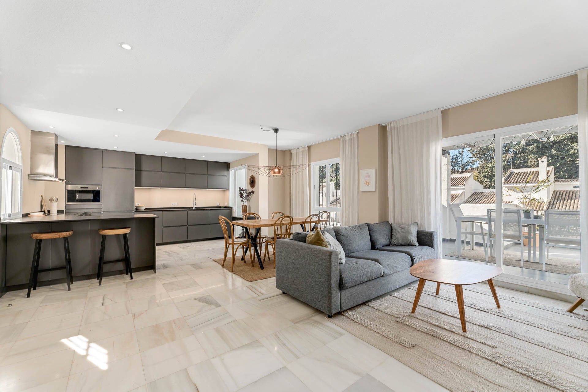Nueva Andalucía: Exquisite 3-Bedroom Penthouse Duplex in prime location | Engel & Völkers Marbella