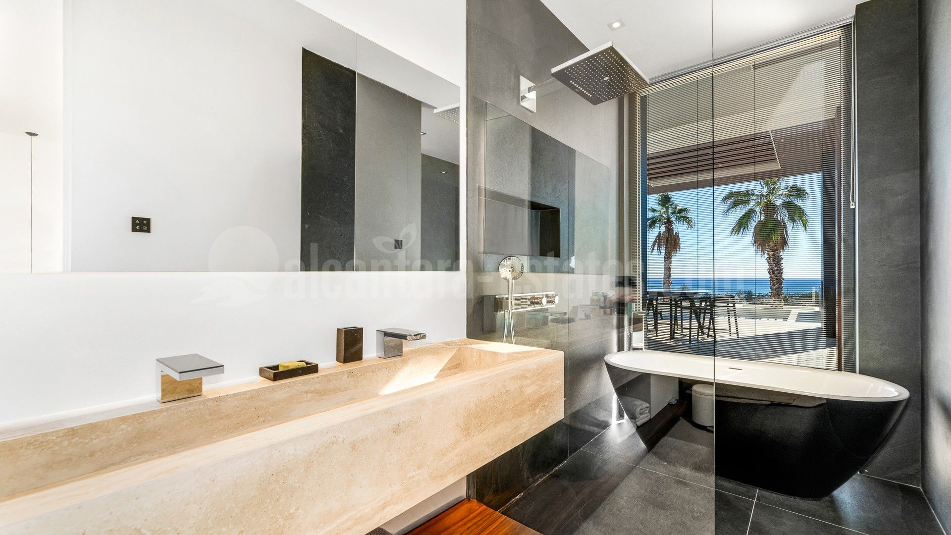 Villa in Los Flamingos Golf, Benahavis