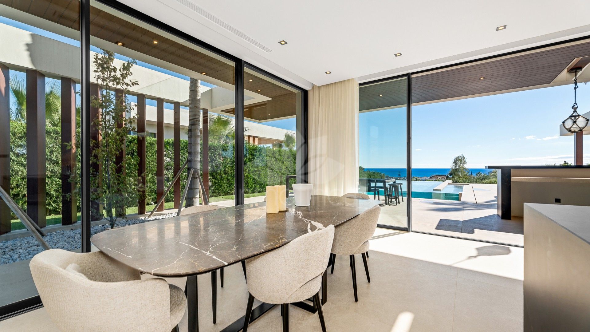 Villa in Los Flamingos Golf, Benahavis