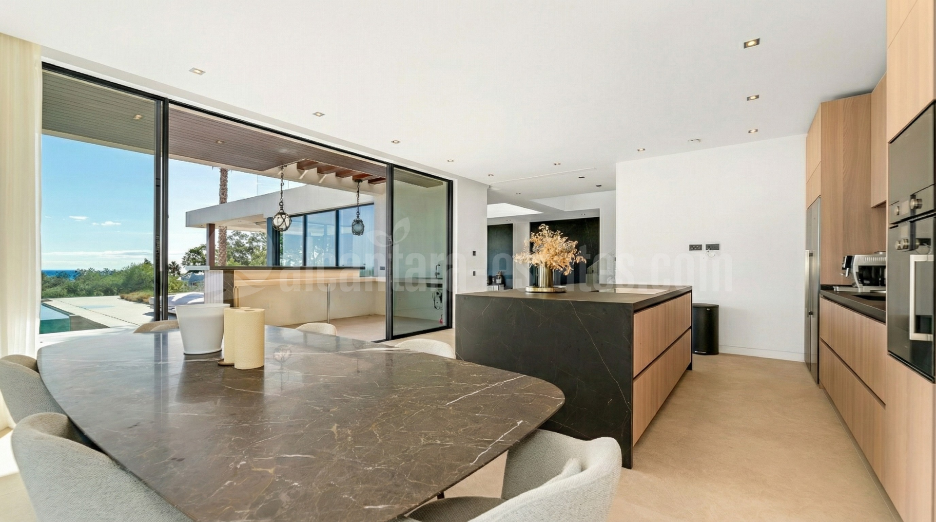 Villa in Los Flamingos Golf, Benahavis