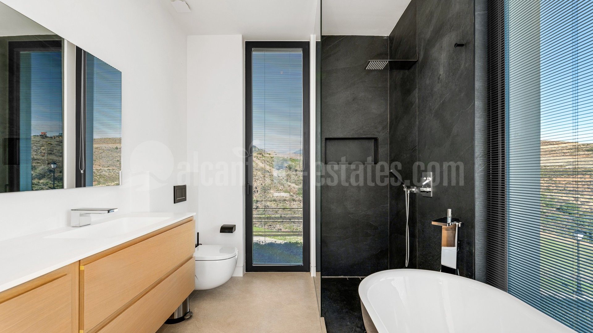 Villa in Los Flamingos Golf, Benahavis