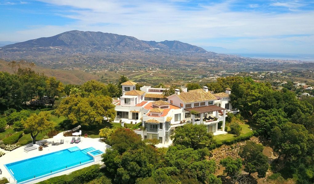 Hilltop Luxury Villa In Altos De Elviria Marbella East Engel Volkers Marbella