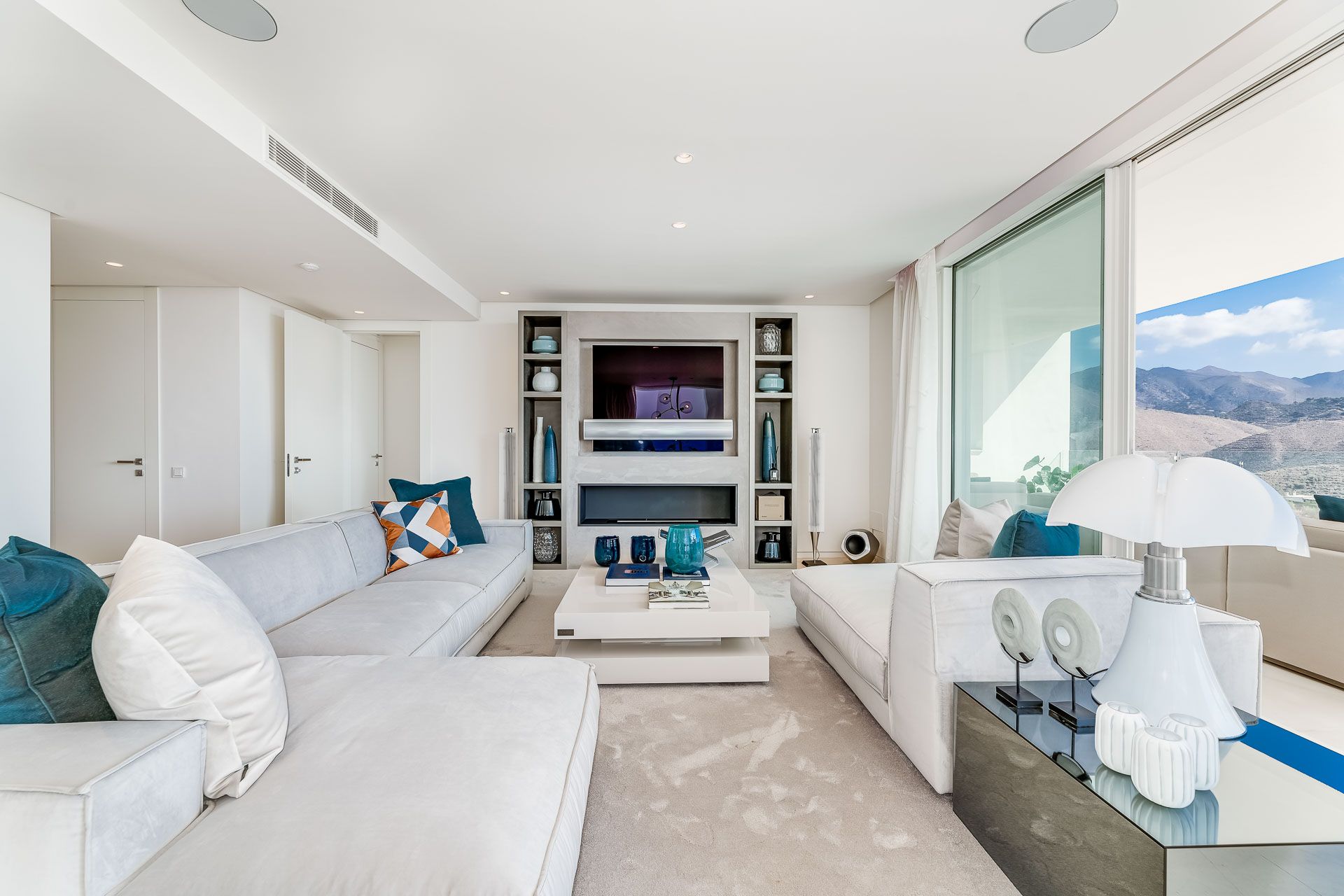 2 Bedroom contemporary luxury apartment with panoramic views | Engel & Völkers Marbella