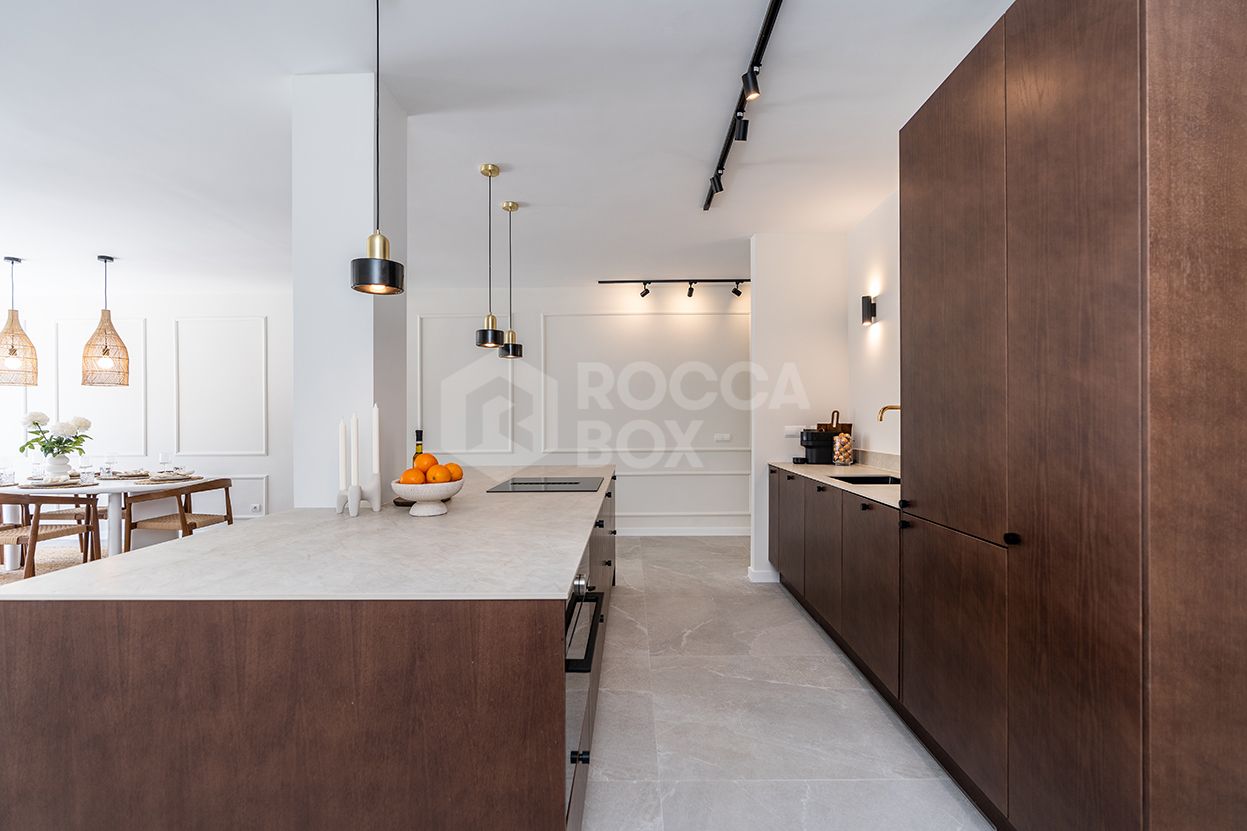Fully refurbished spacious golf apartment with sea, golf and mountain views in La Quinta Golf, Benahavis