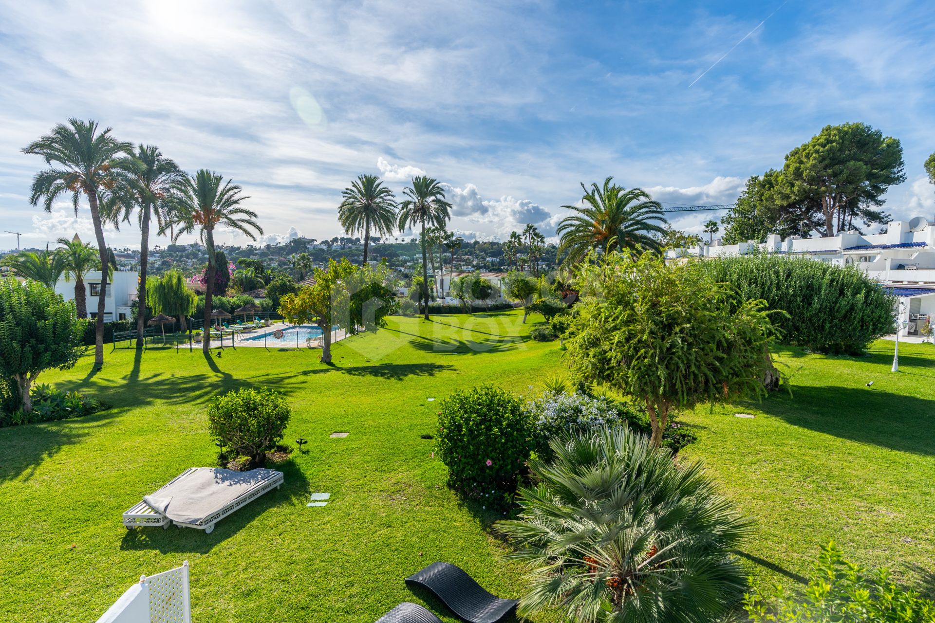 Casa Preciosa, a fully refurbished 4-bedroom, spacious townhouse in The Golf Valley of Nueva Andalucia, Marbella