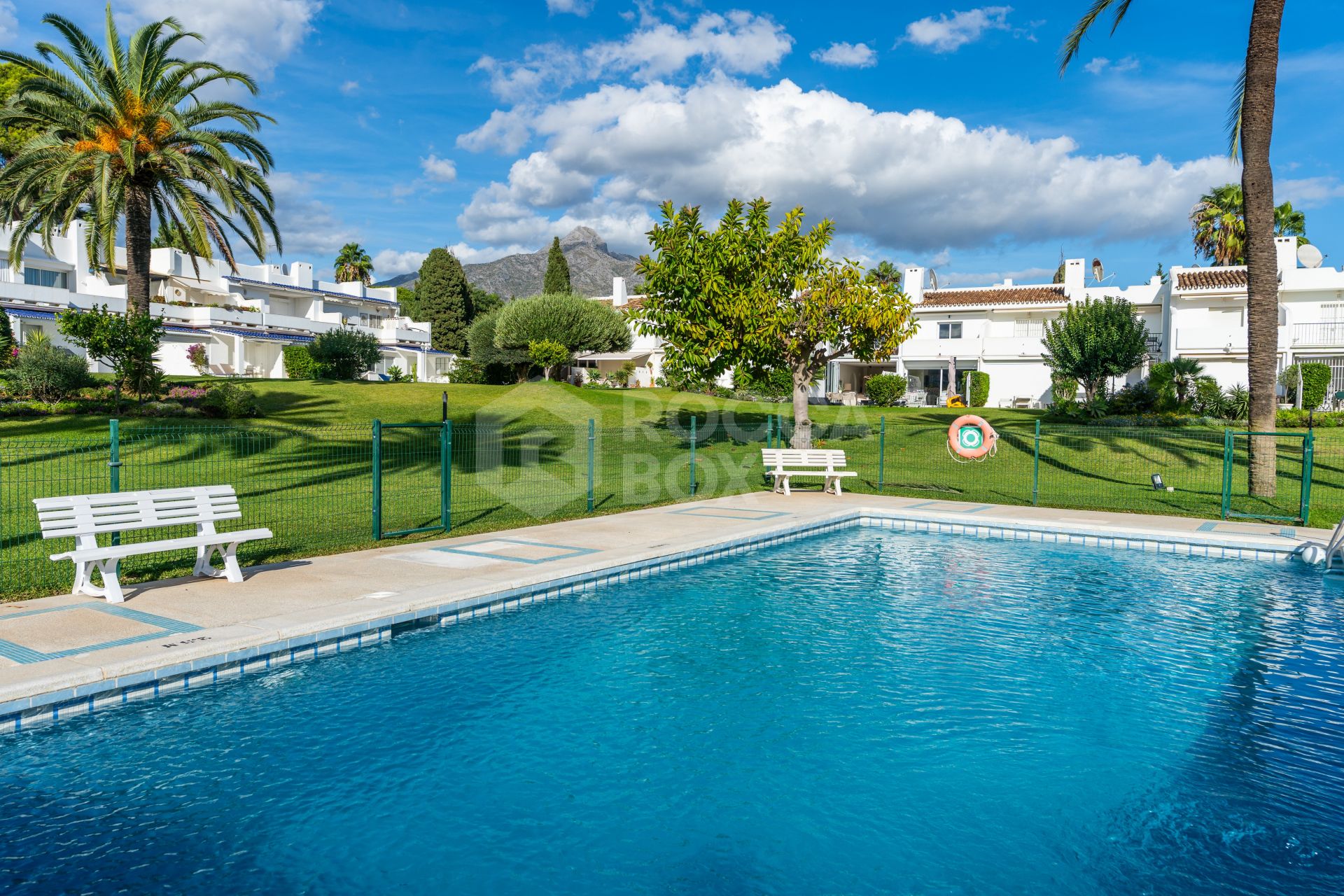 Casa Preciosa, a fully refurbished 4-bedroom, spacious townhouse in The Golf Valley of Nueva Andalucia, Marbella