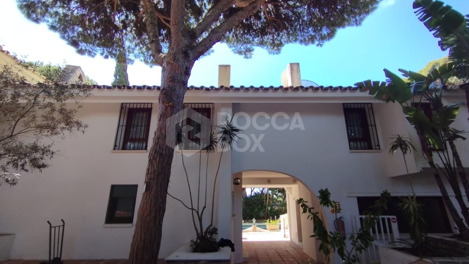 Grand Beachside Villa for renovation in Marbella East