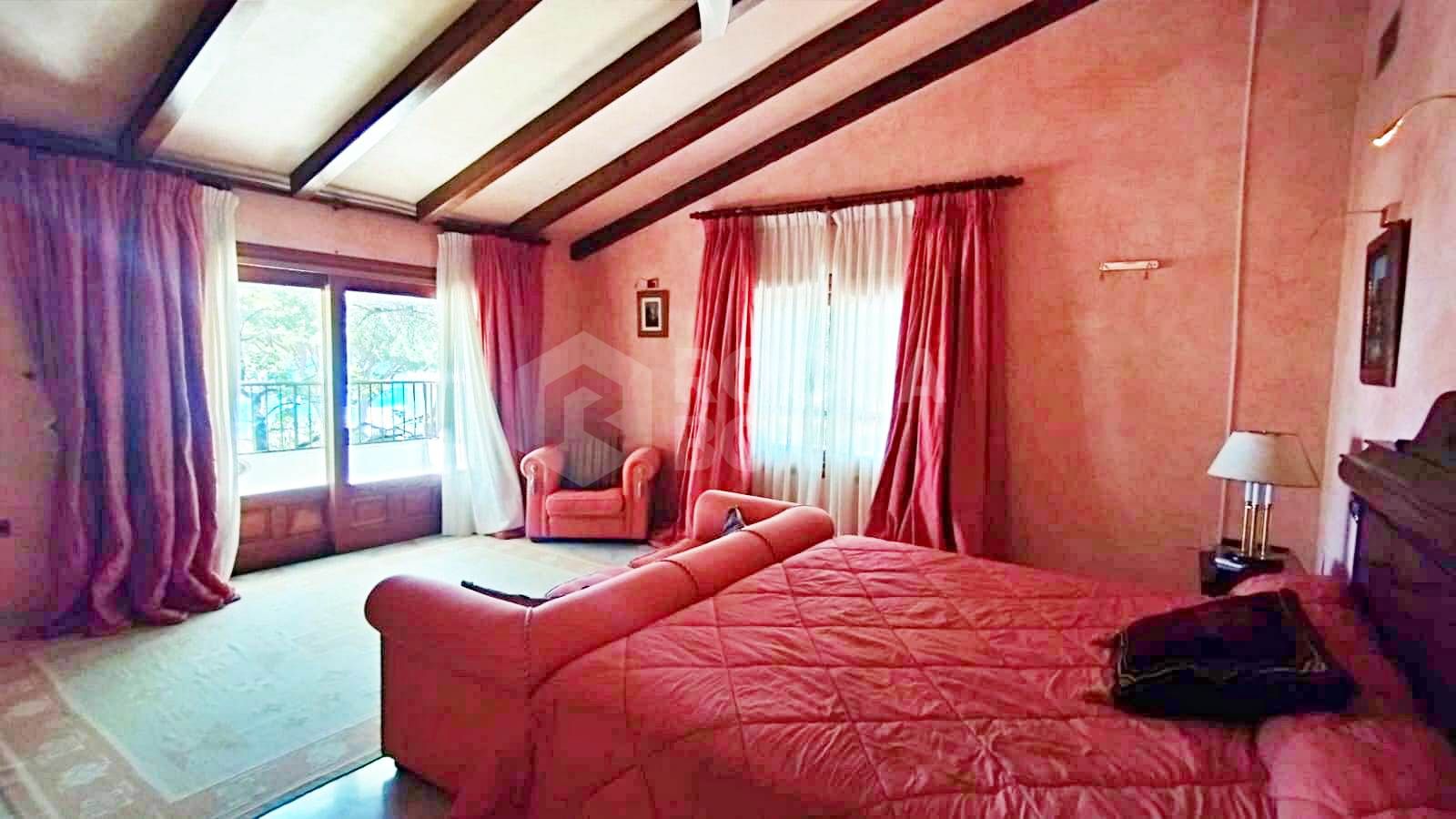 Grand Beachside Villa for renovation in Marbella East