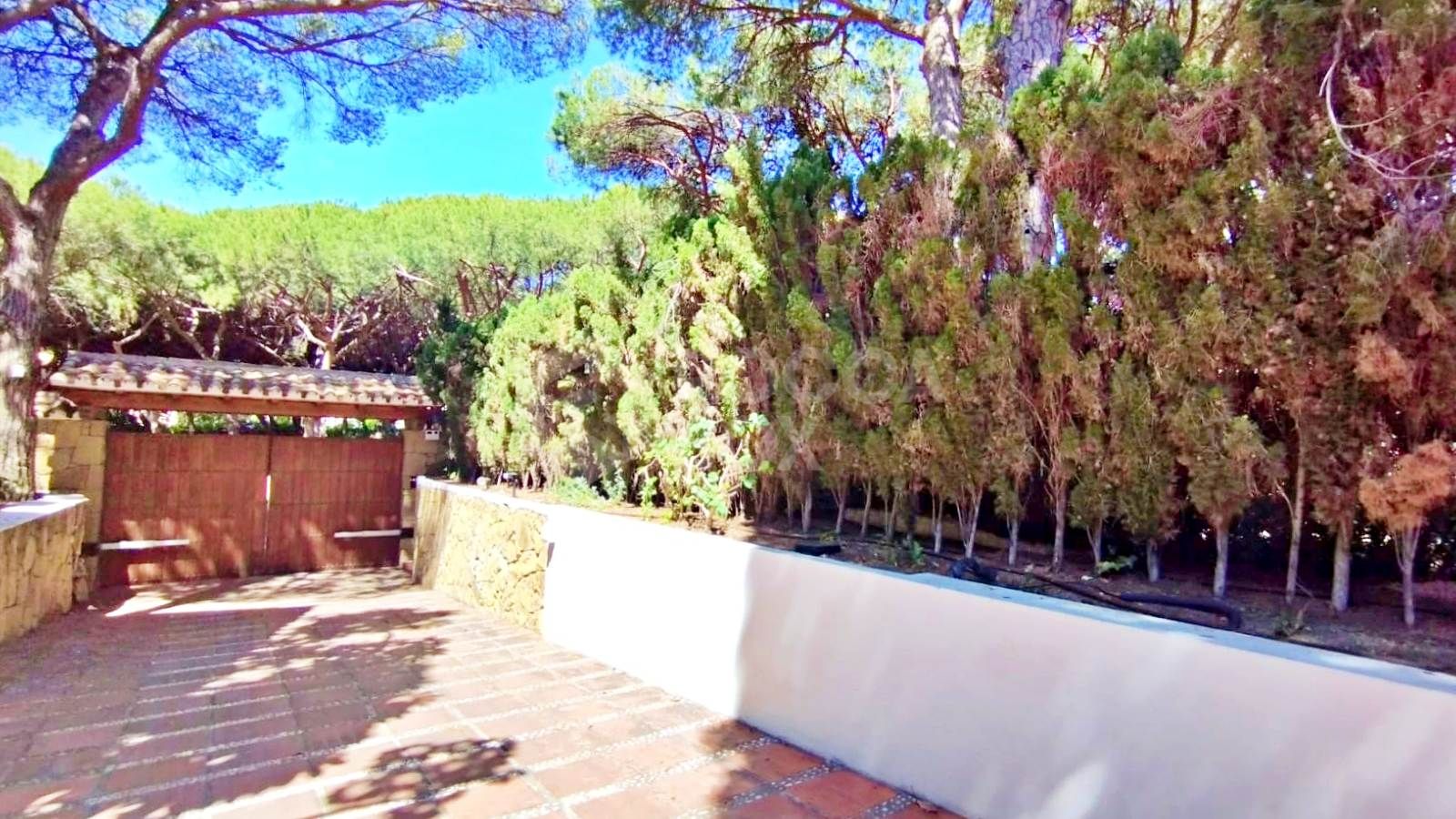 Grand Beachside Villa for renovation in Marbella East