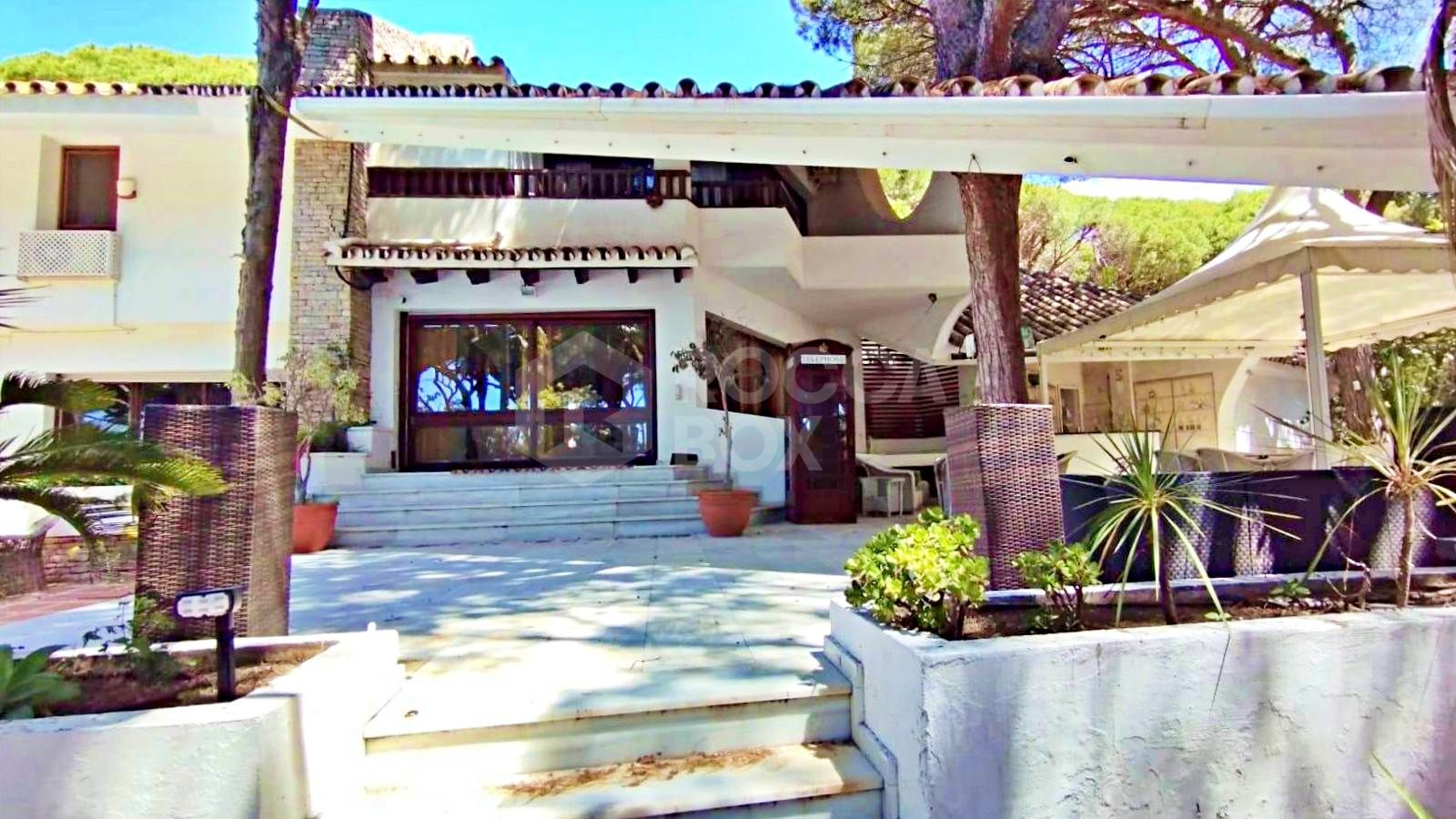Grand Beachside Villa for renovation in Marbella East