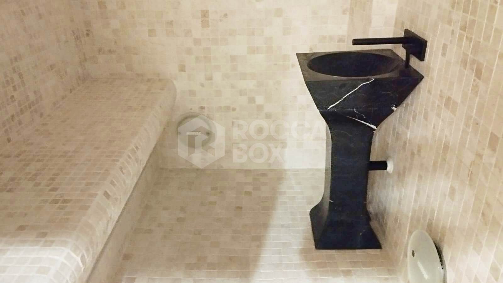 Premium Residence on the seafront in Puerto Banús. Marbella.