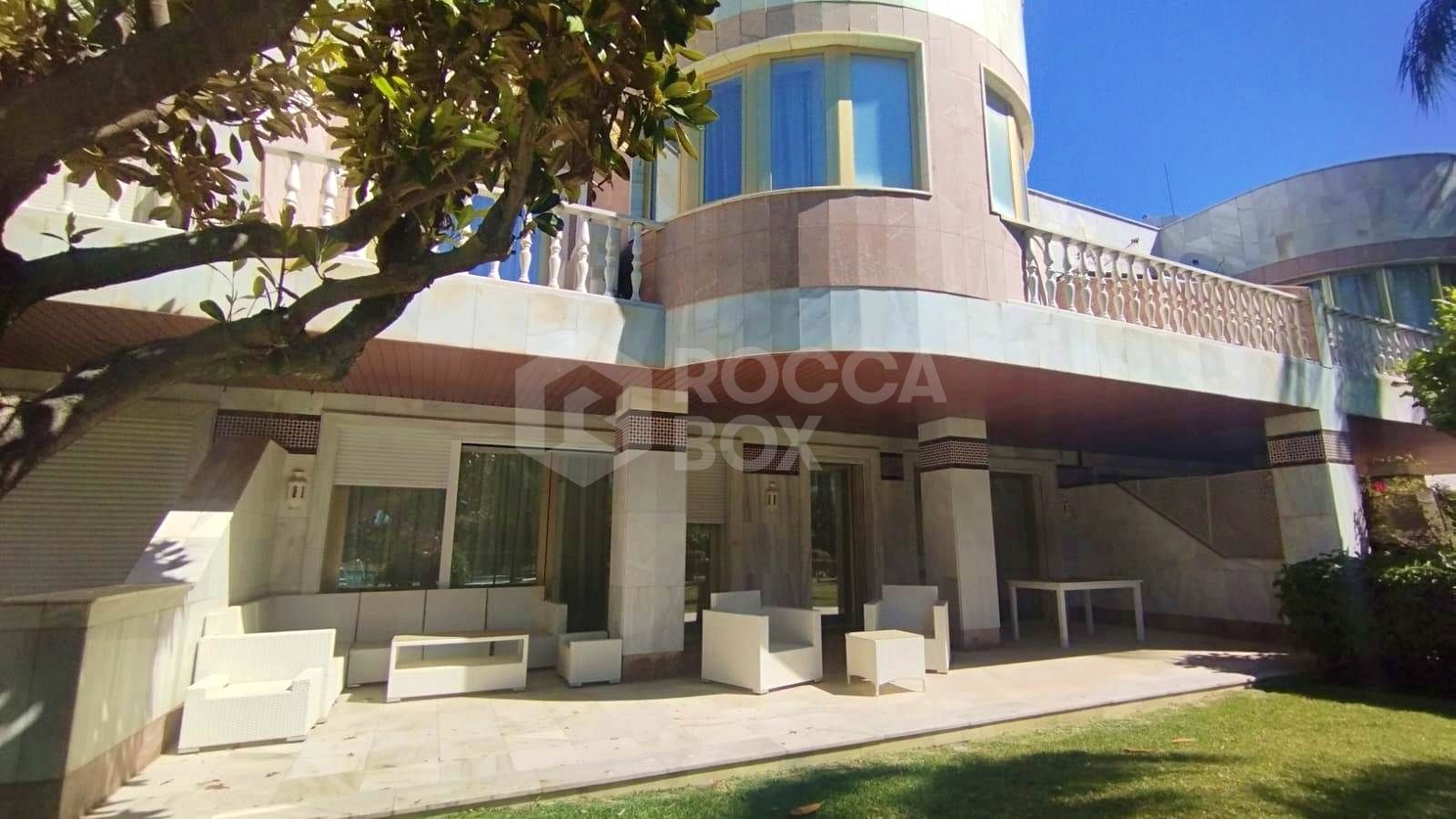 Premium Residence on the seafront in Puerto Banús. Marbella.