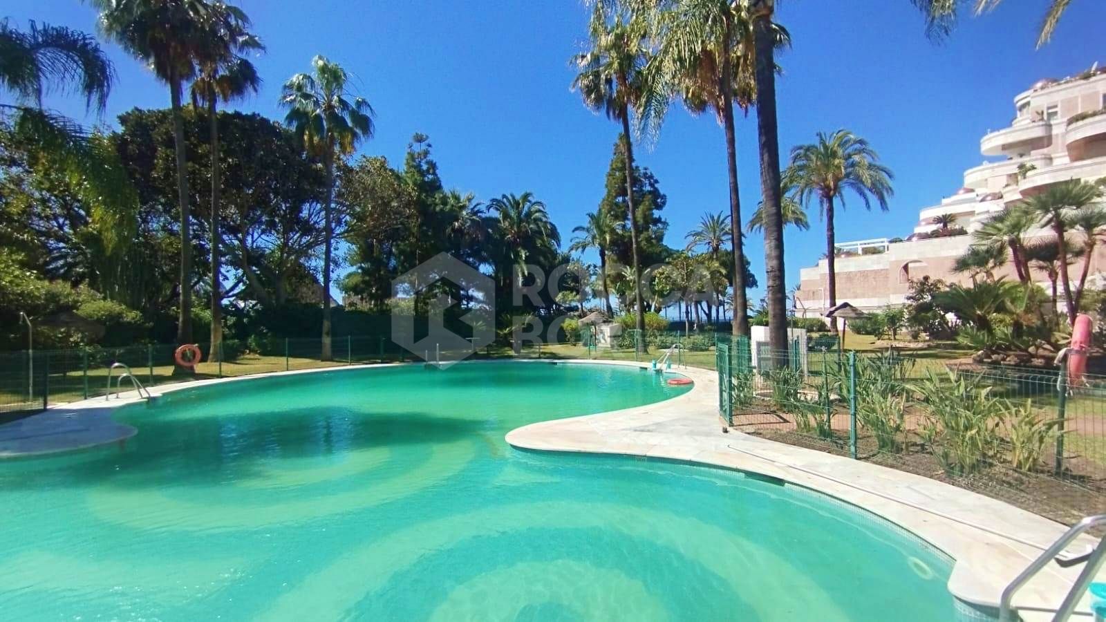 Premium Residence on the seafront in Puerto Banús. Marbella.