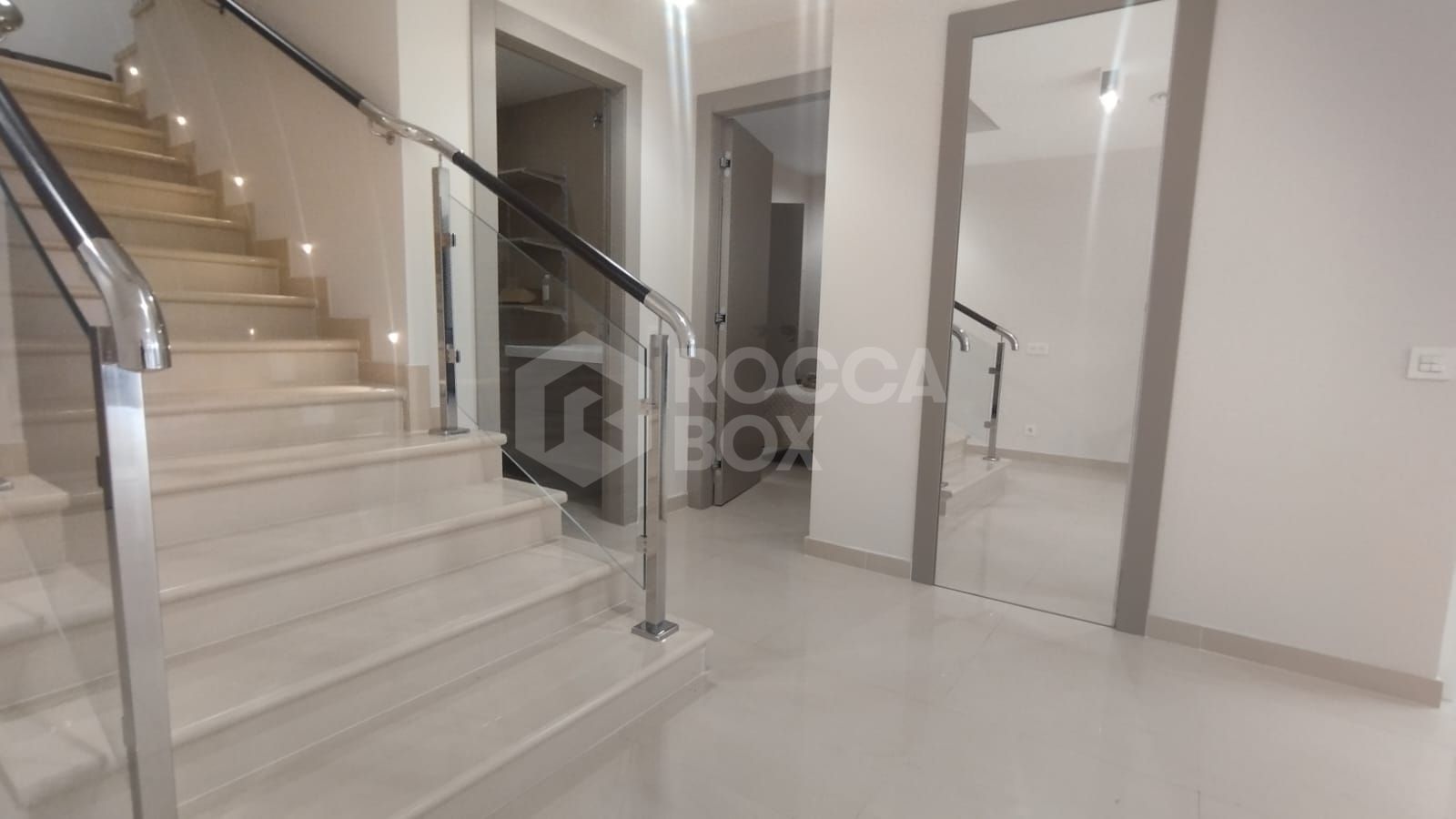 Premium Residence on the seafront in Puerto Banús. Marbella.