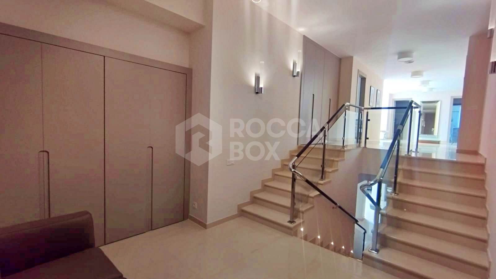 Premium Residence on the seafront in Puerto Banús. Marbella.