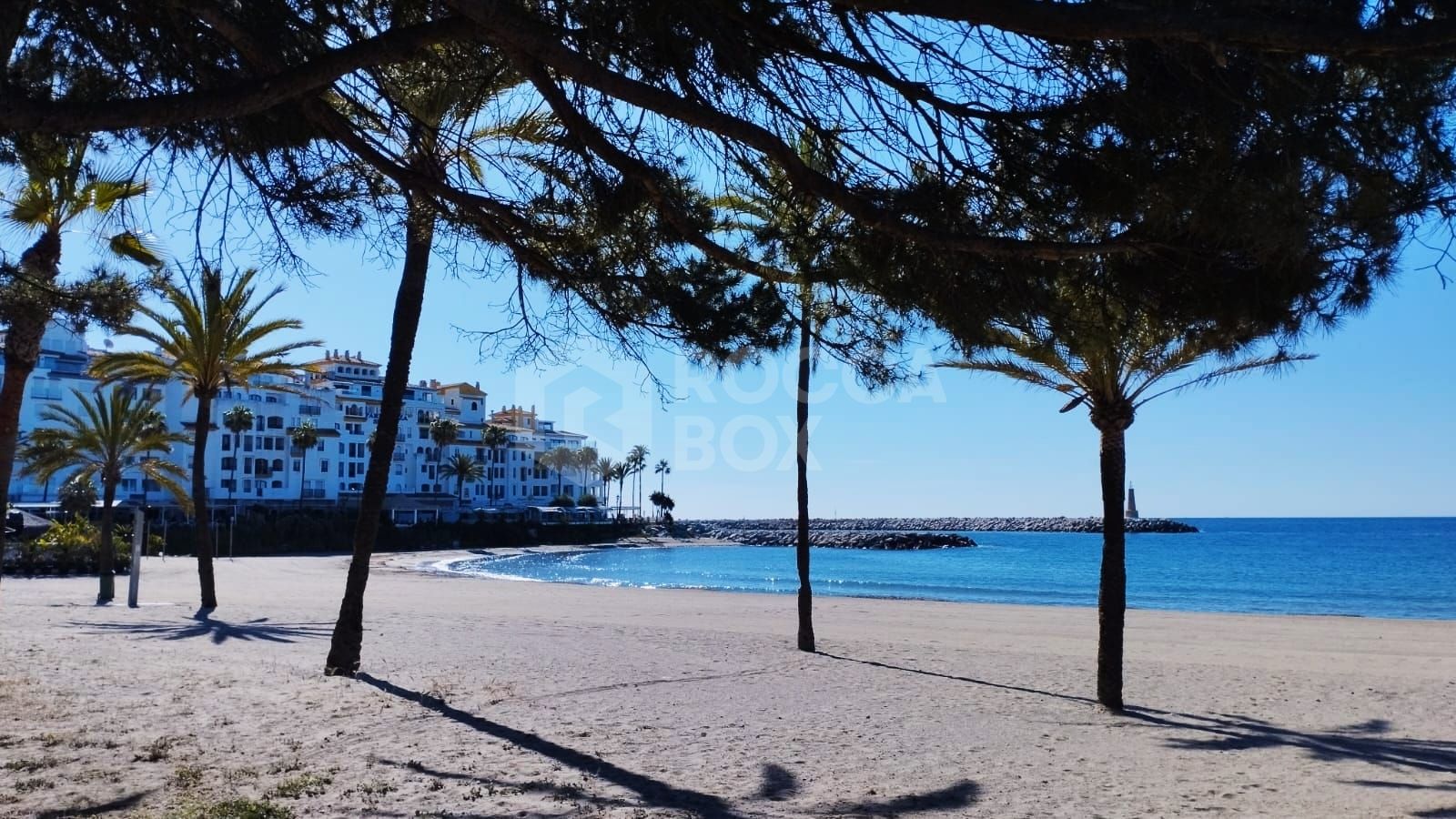 Premium Residence on the seafront in Puerto Banús. Marbella.