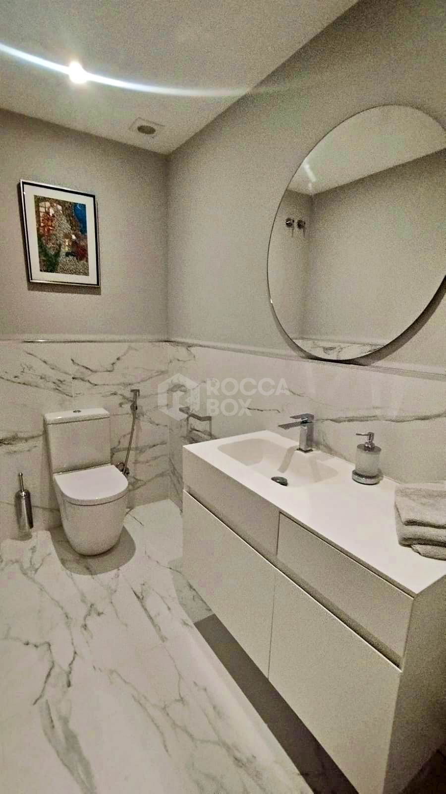 Premium Residence on the seafront in Puerto Banús. Marbella.