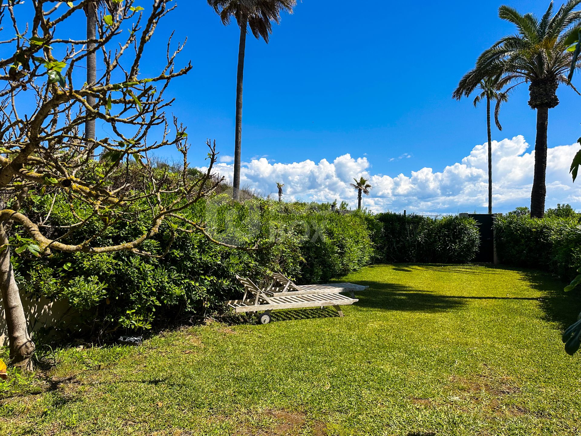Exceptional Semi-Detached Beachfront Townhouse in Los Lacasitos, Sotogrande