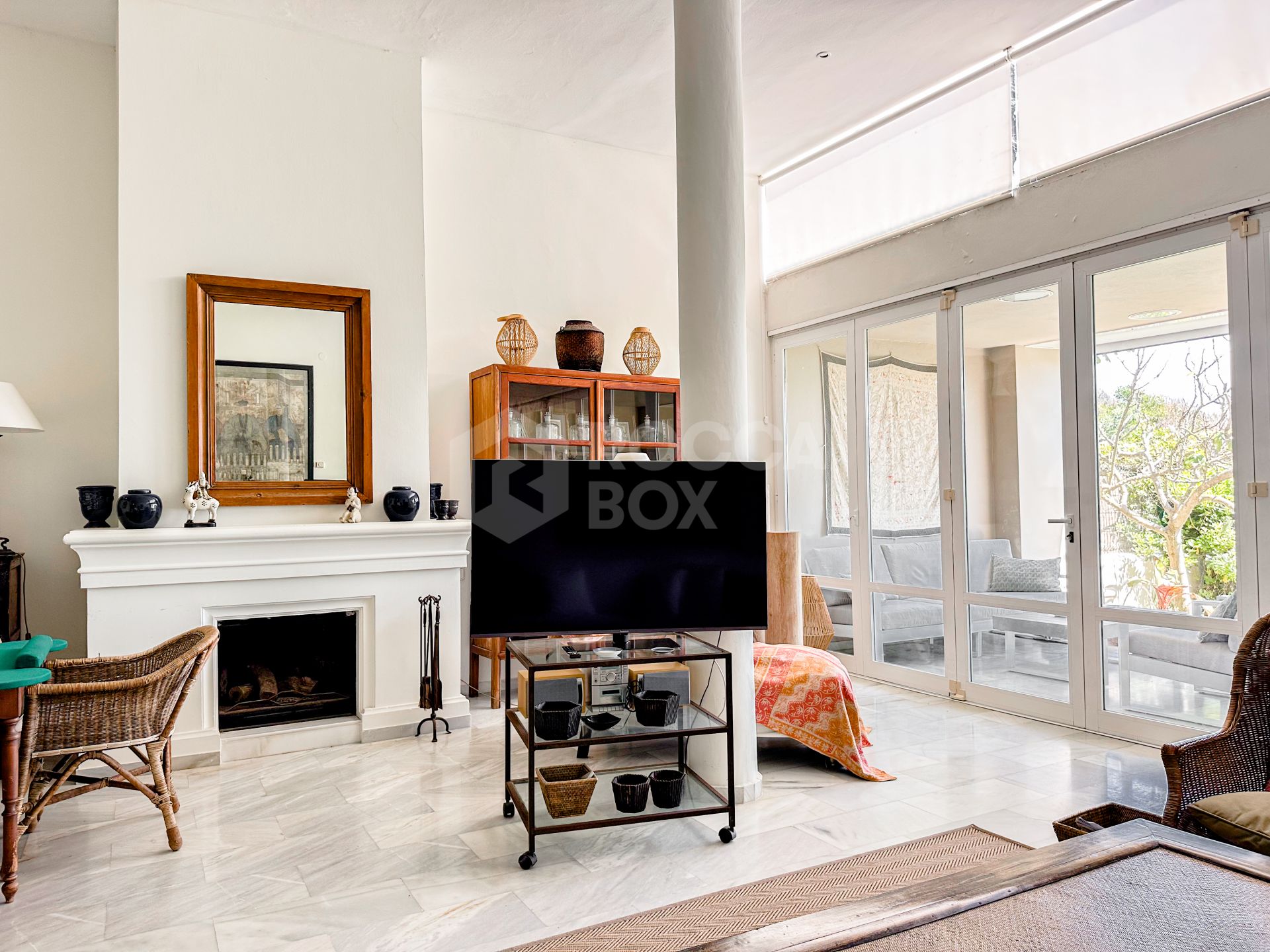 Exceptional Semi-Detached Beachfront Townhouse in Los Lacasitos, Sotogrande