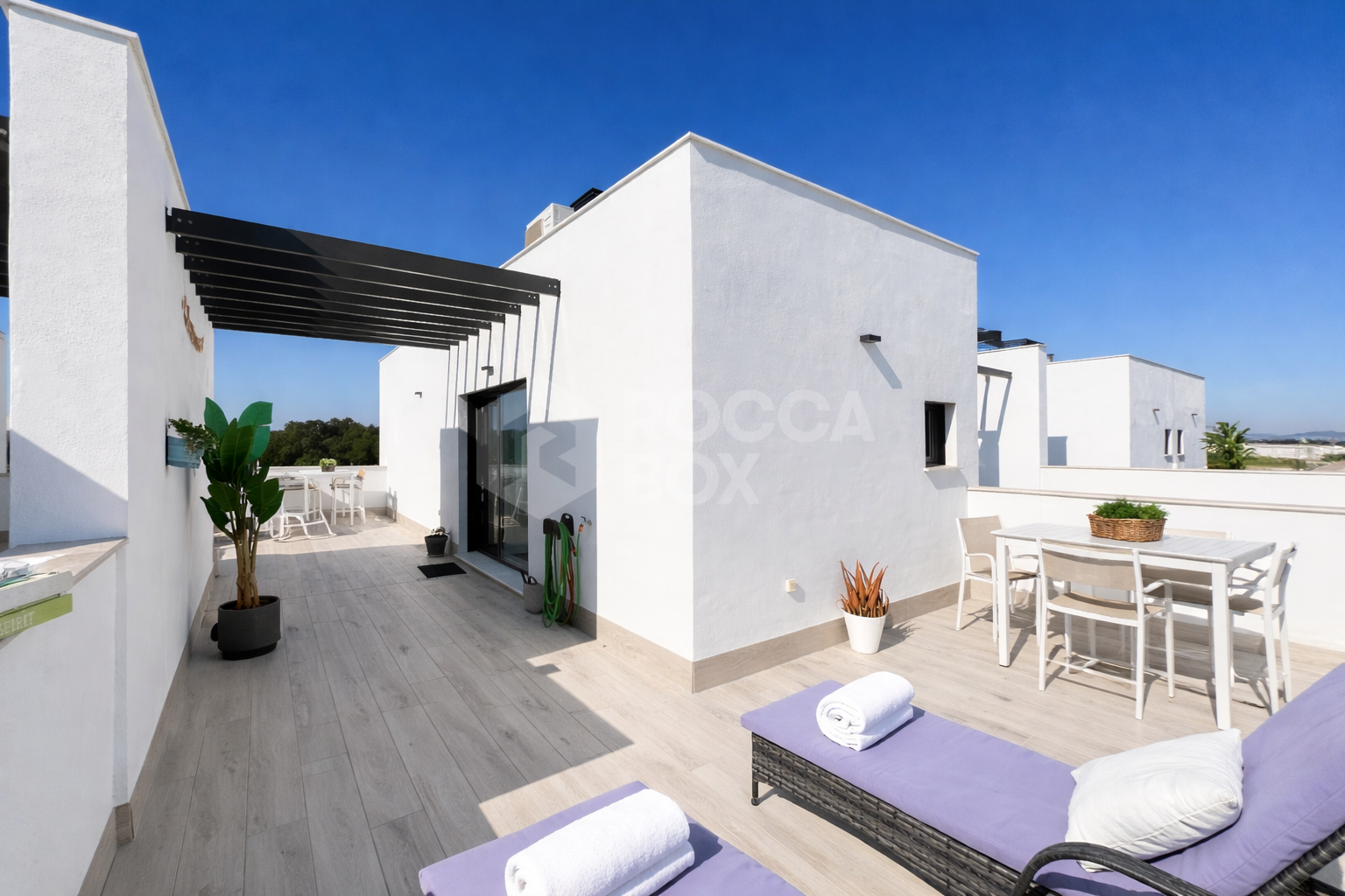 Stunning 4-Bedroom Golf Townhouse with Panoramic Views in San Roque Club