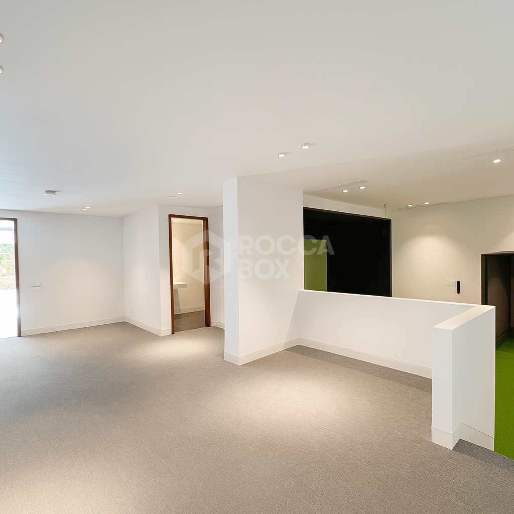 Contemporary Frontline Golf Villa with Lake Views – Sotogrande Alto