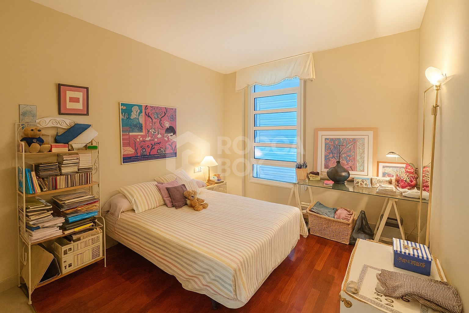 Elegant Villa with Private Garden and Pool in Sotogrande Alto Central