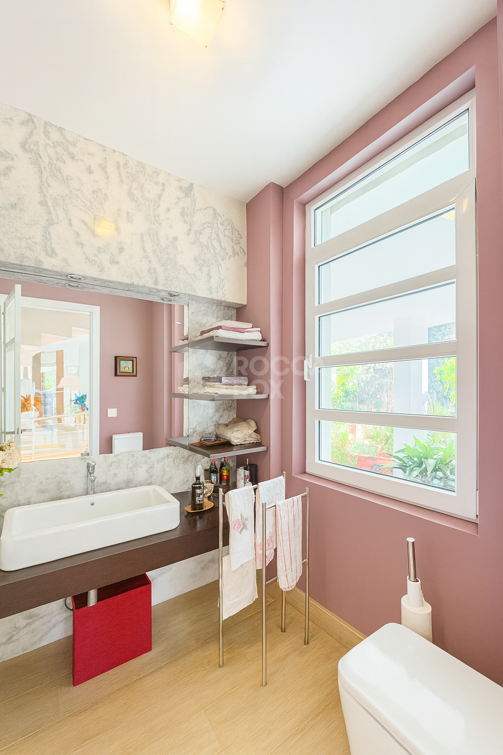 Elegant Villa with Private Garden and Pool in Sotogrande Alto Central