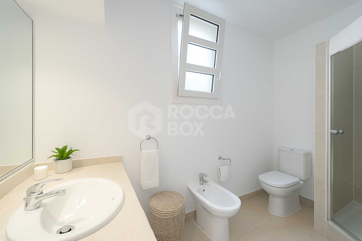 Elegant Villa with Private Garden and Pool in Sotogrande Alto Central