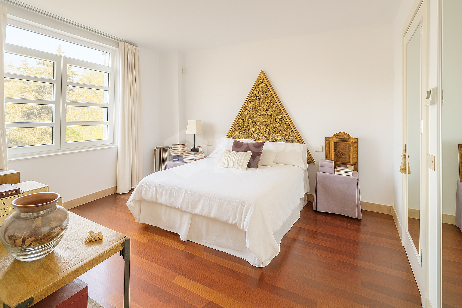 Elegant Villa with Private Garden and Pool in Sotogrande Alto Central