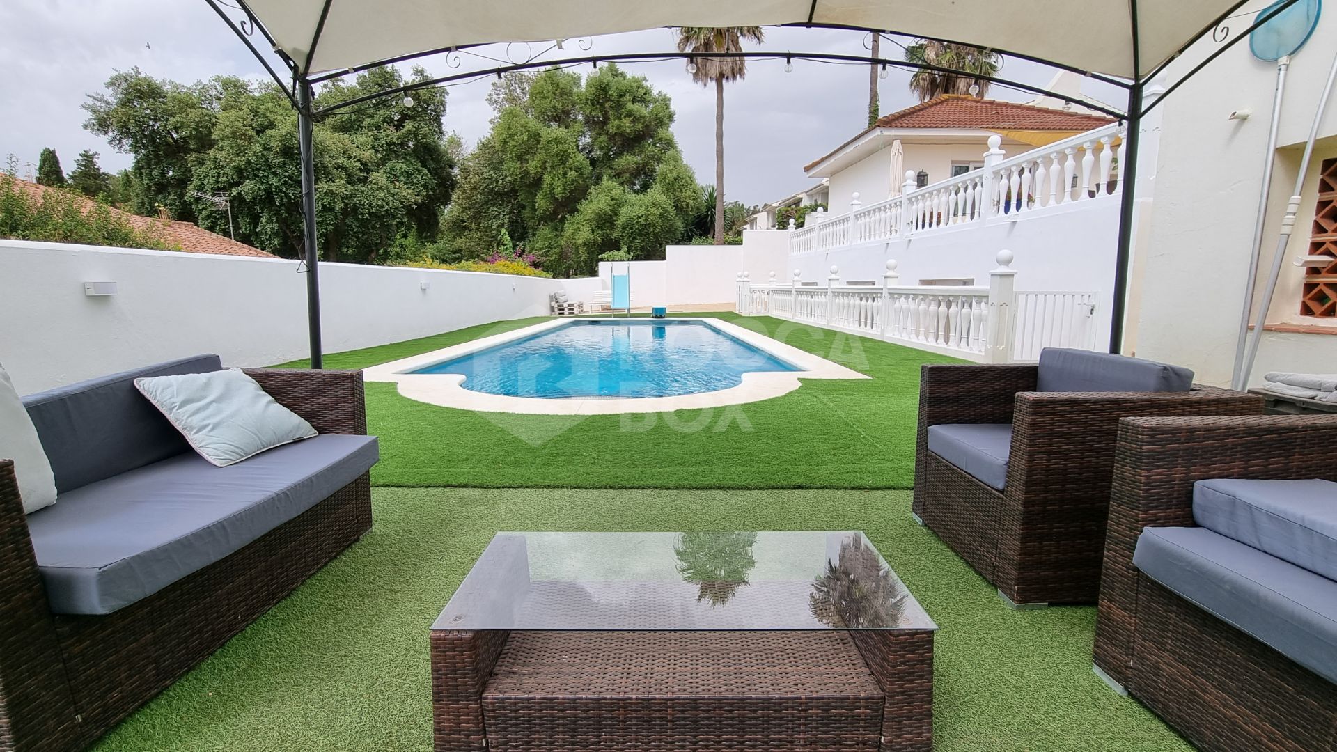 Spacious 7-Bedroom Villa with Pool in Sotogrande Costa (B-Zone)