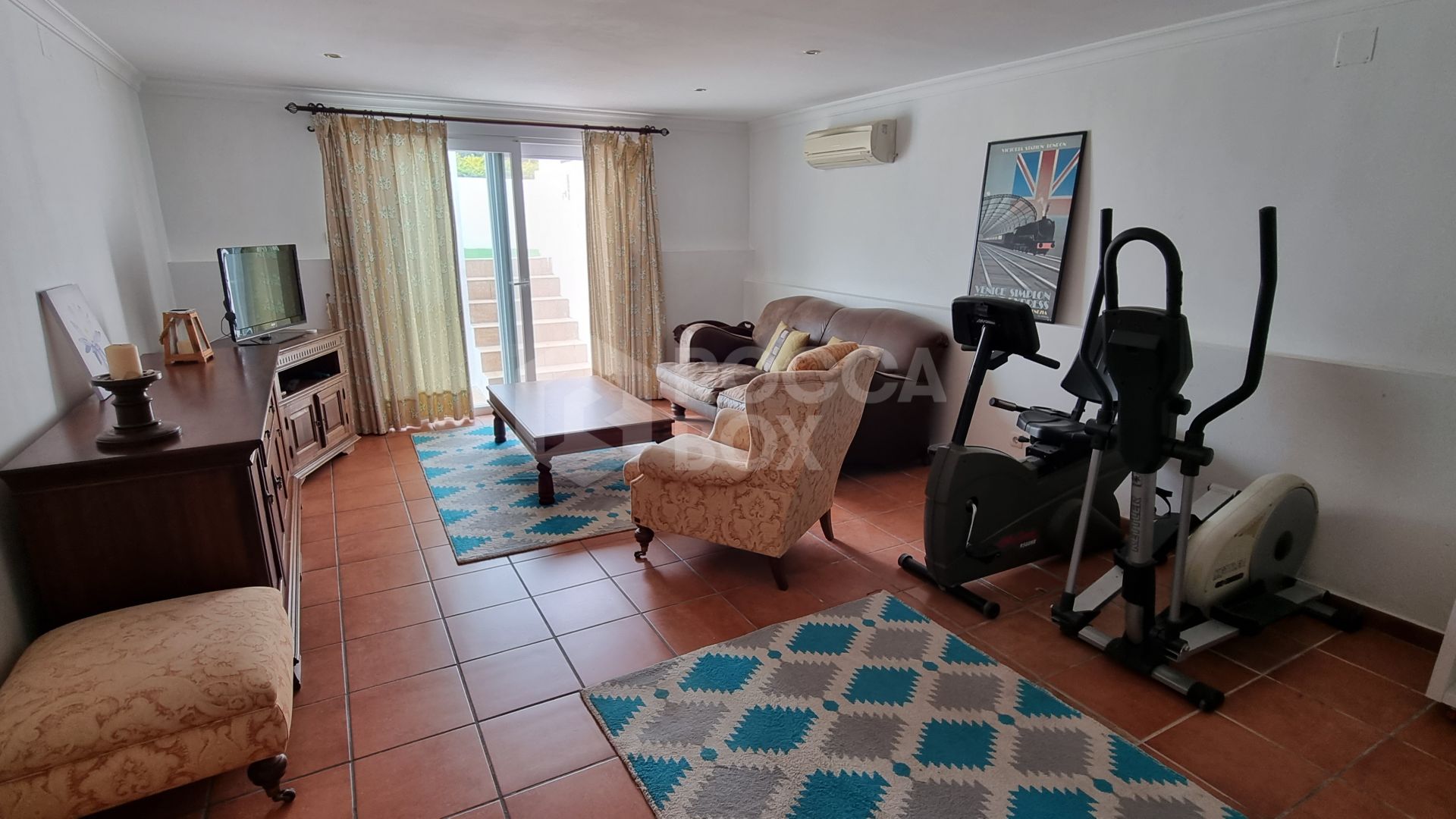 Spacious 7-Bedroom Villa with Pool in Sotogrande Costa (B-Zone)