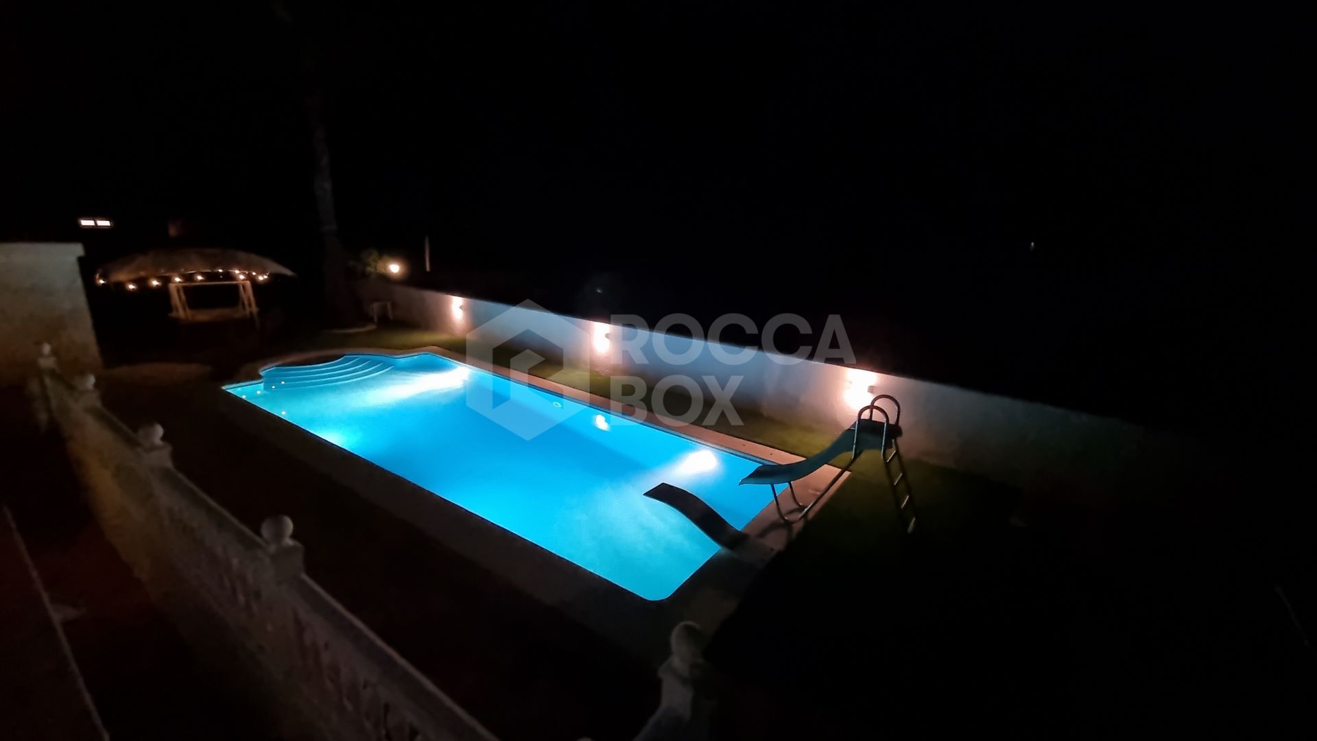 Spacious 7-Bedroom Villa with Pool in Sotogrande Costa (B-Zone)