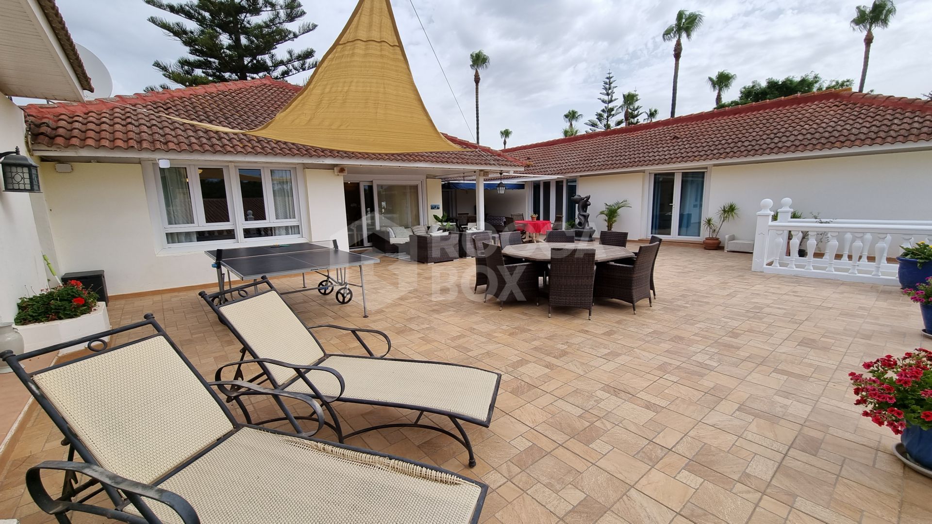 Spacious 7-Bedroom Villa with Pool in Sotogrande Costa (B-Zone)