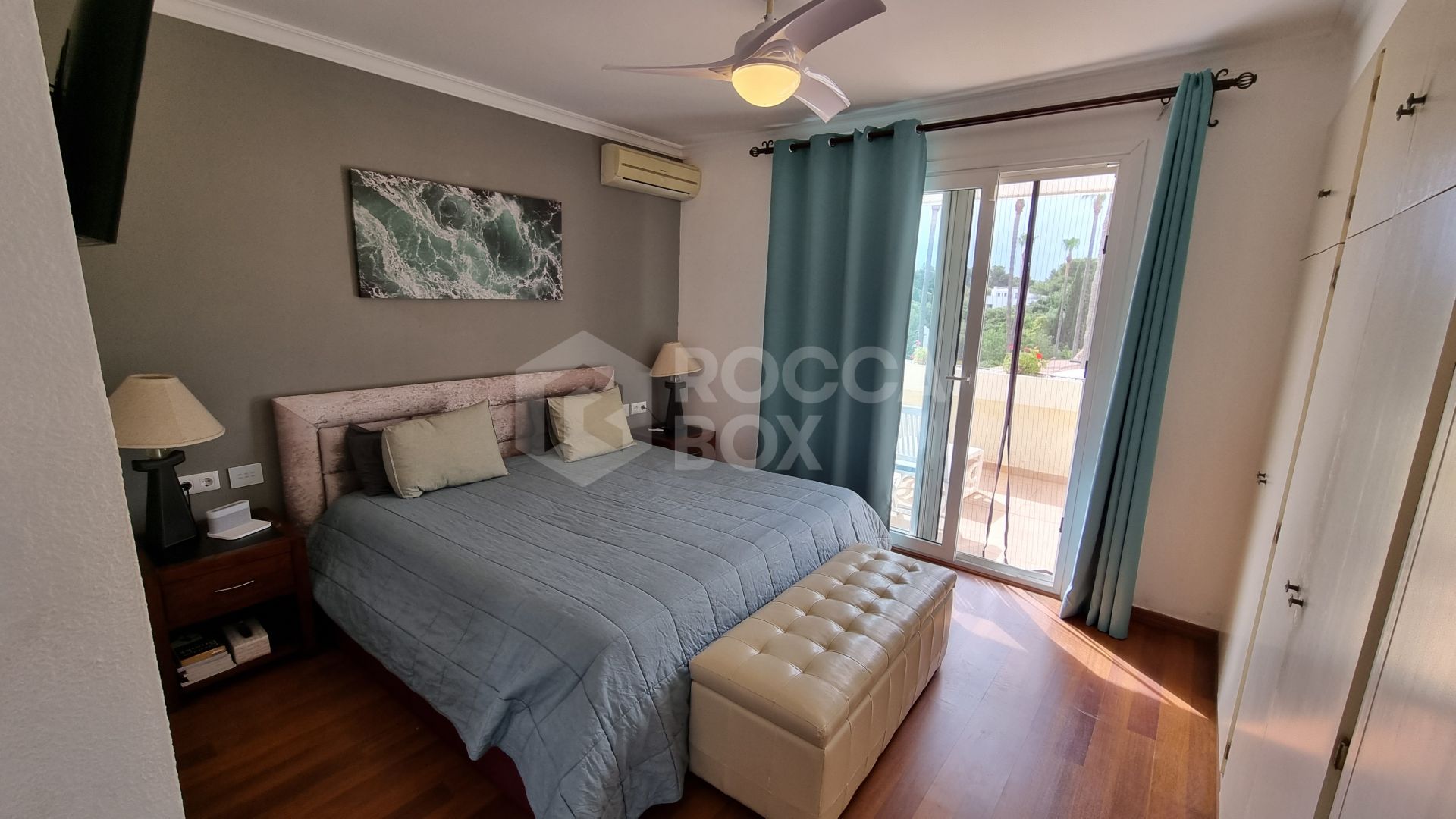 Spacious 7-Bedroom Villa with Pool in Sotogrande Costa (B-Zone)