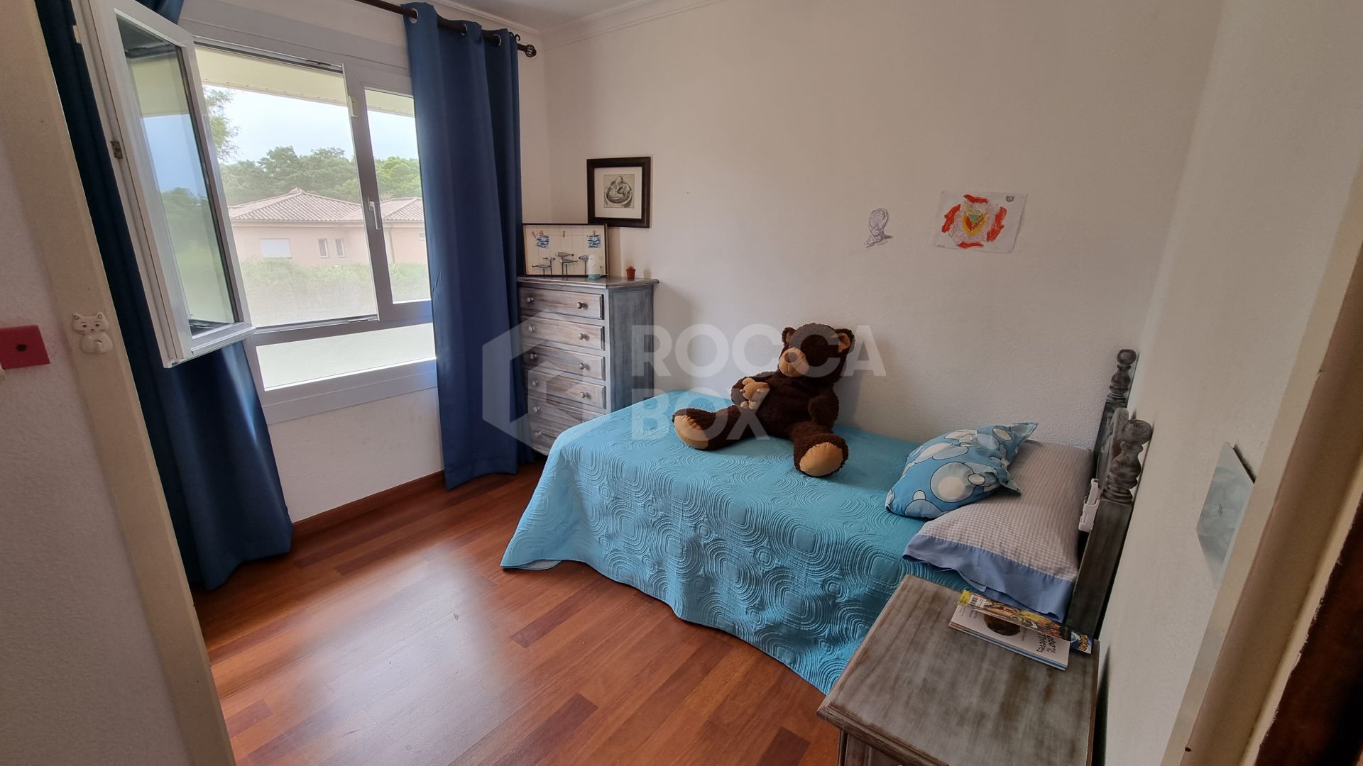 Spacious 7-Bedroom Villa with Pool in Sotogrande Costa (B-Zone)