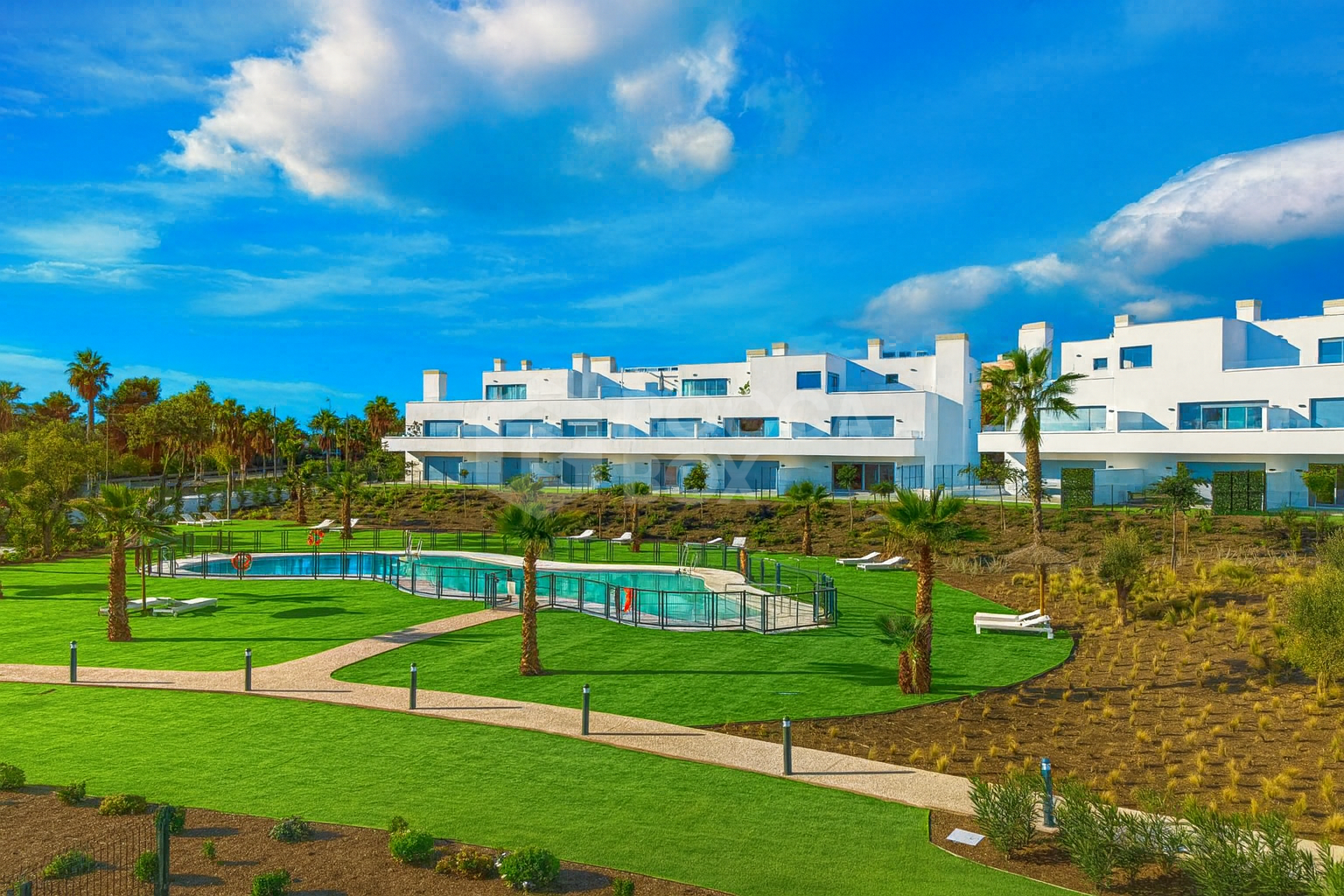 Modern 2-bedroom apartment in the sought-after Aquagardens development on the New Golden Mile