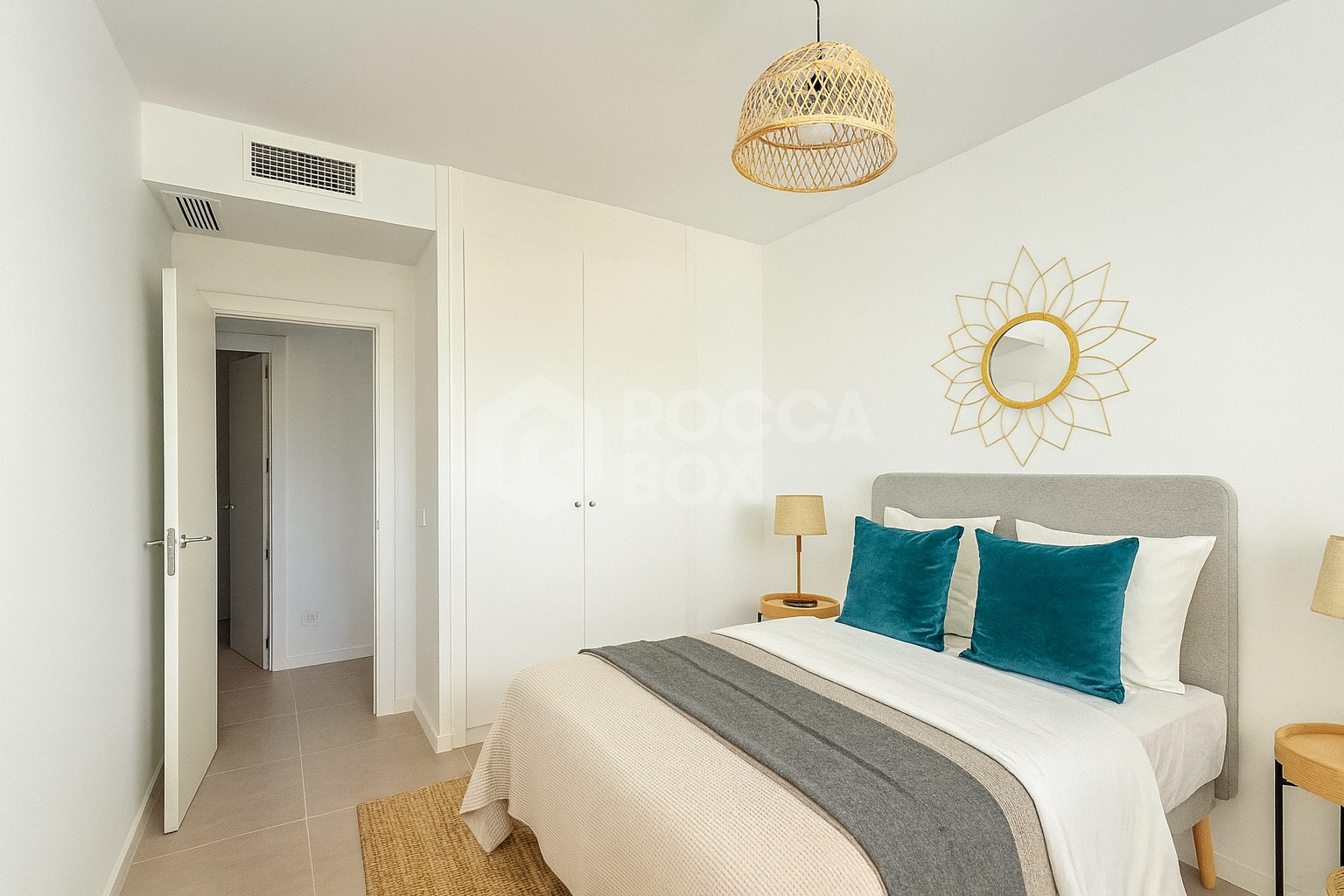 Modern 2-bedroom apartment in the sought-after Aquagardens development on the New Golden Mile