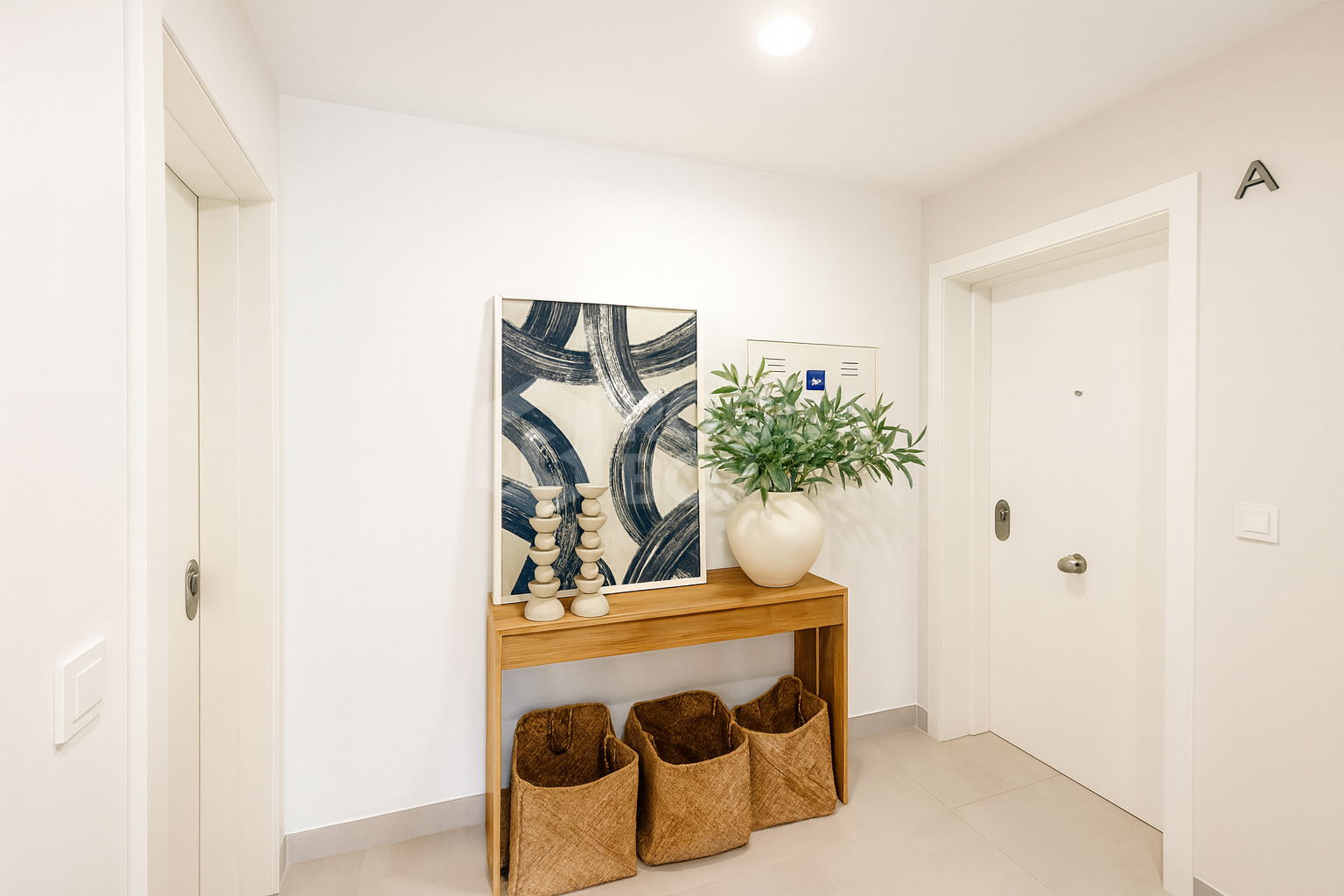 Modern 2-bedroom apartment in the sought-after Aquagardens development on the New Golden Mile