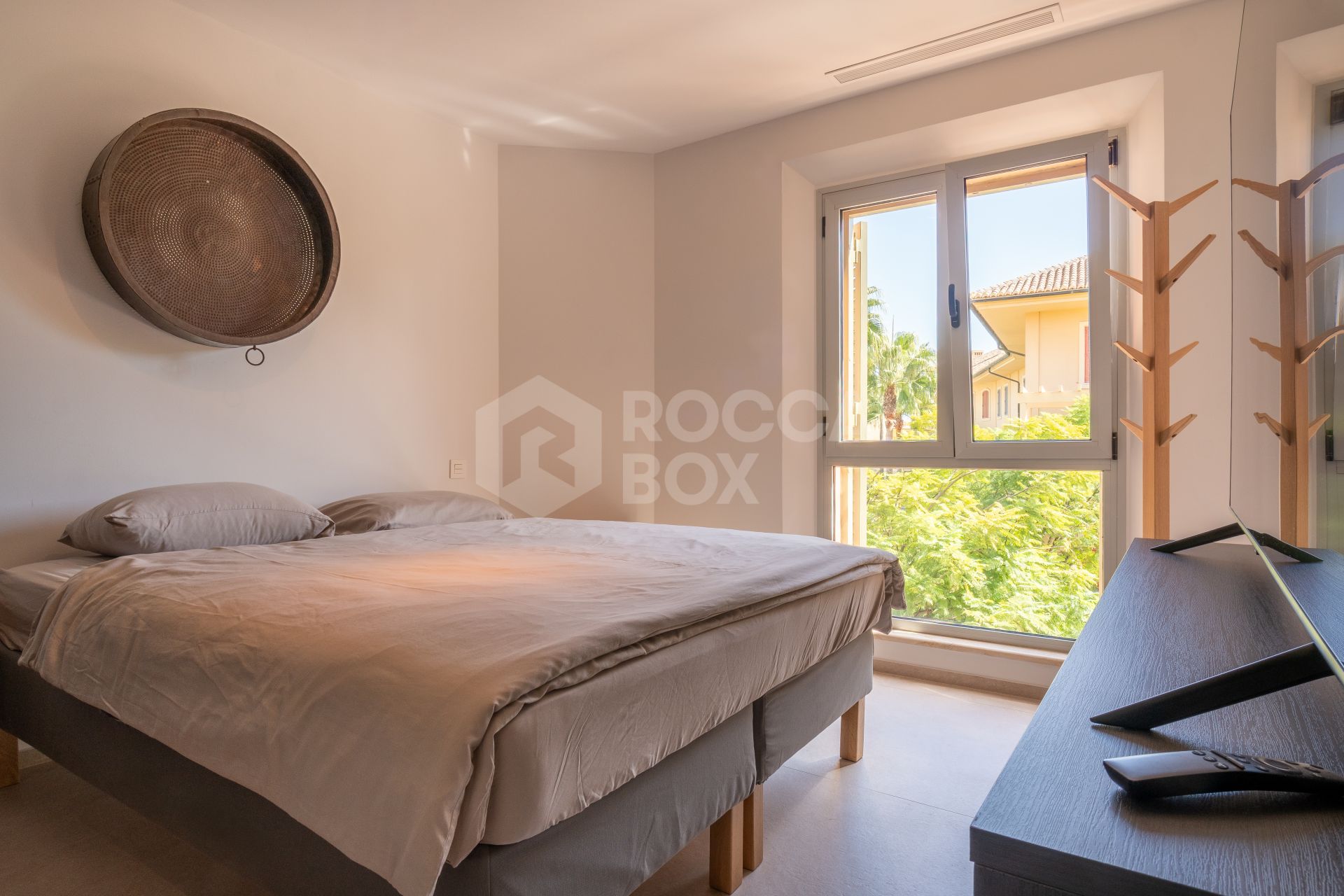 Luxuriously renovated apartment in Ribera de la Romana in the marina of Sotogrande