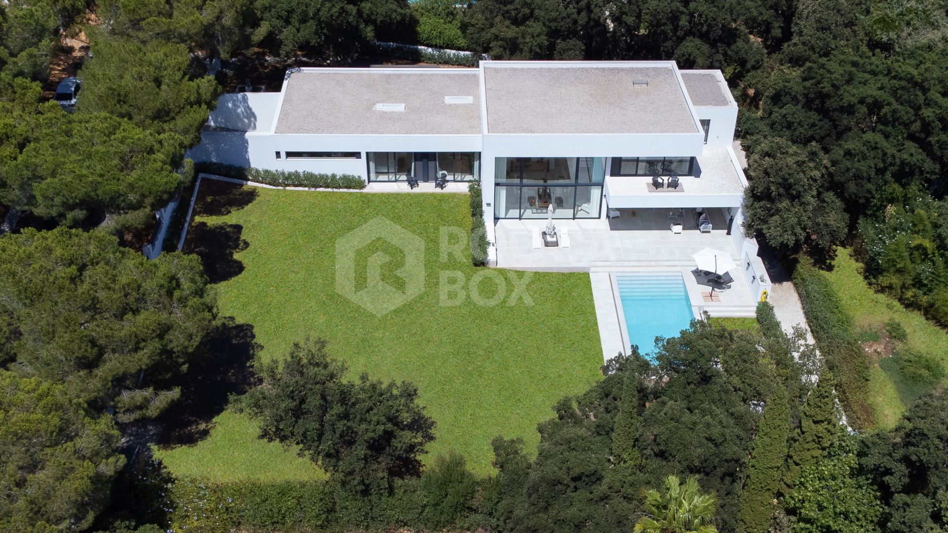 Luxury contemporary Villa in Zona D in Sotogrande for sale