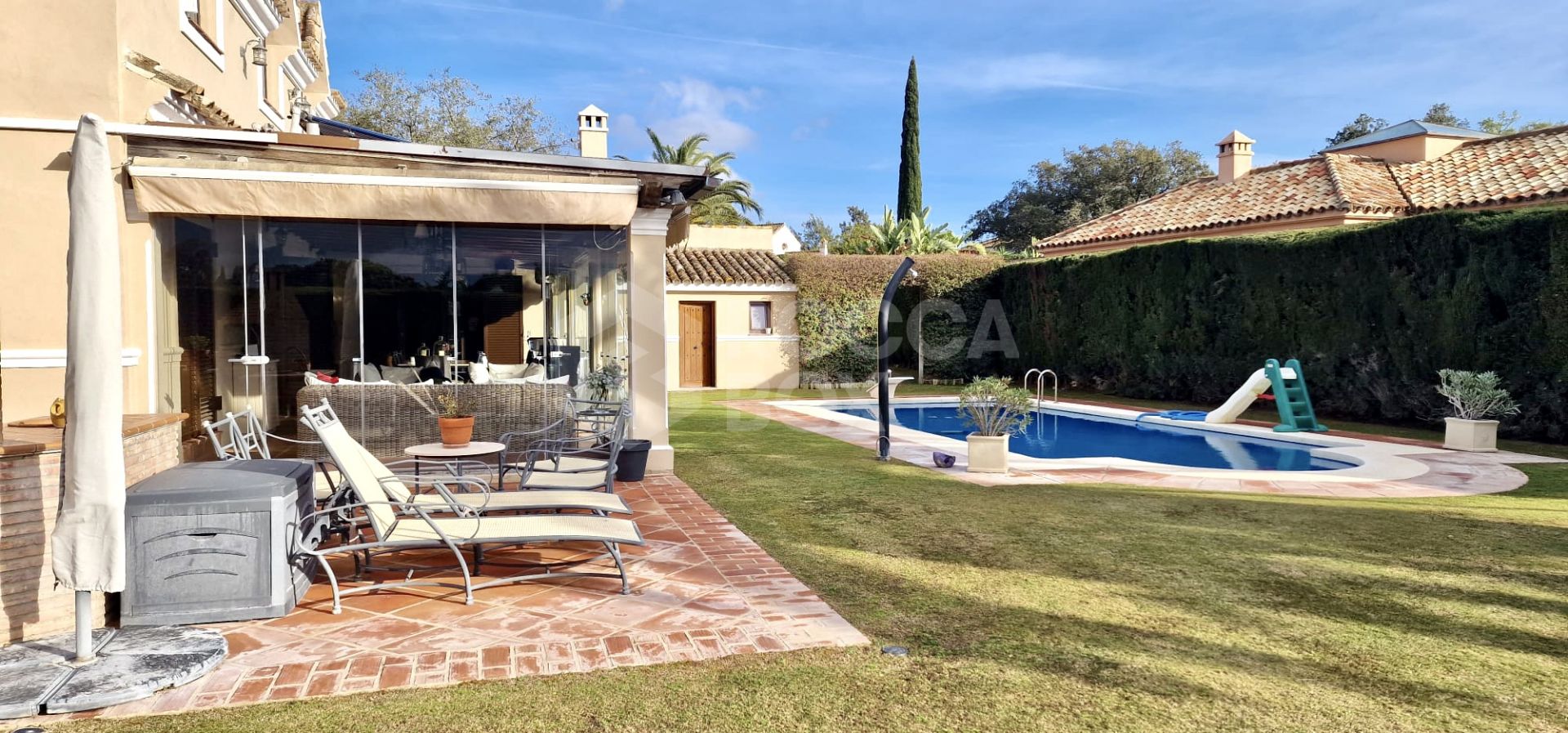 6 bedroom Andalusian-style villa for sale in a cul de sac in the D zone of Sotogrande