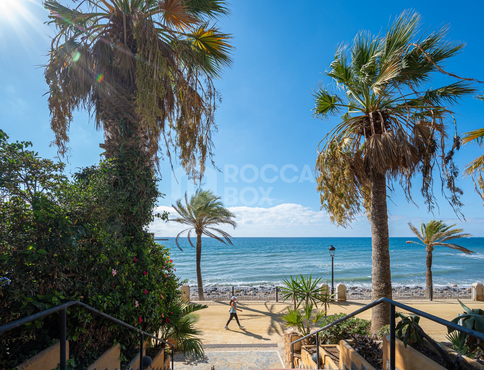 Alhambra del Mar - Beachfront complex on the Golden Mile of Marbella