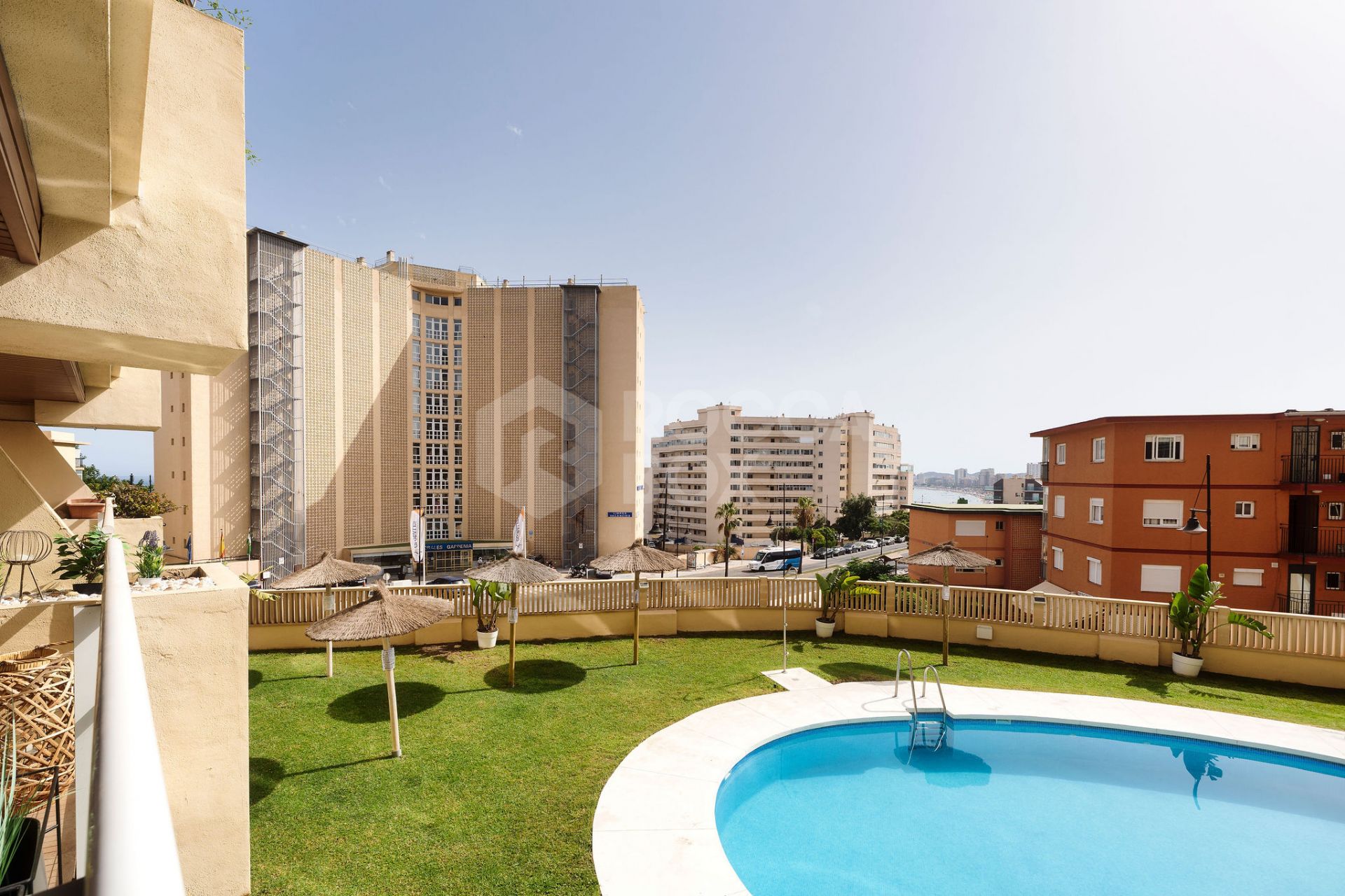 Welcome to this apartment in Torreblanca - situated just 200 meters from the beach!