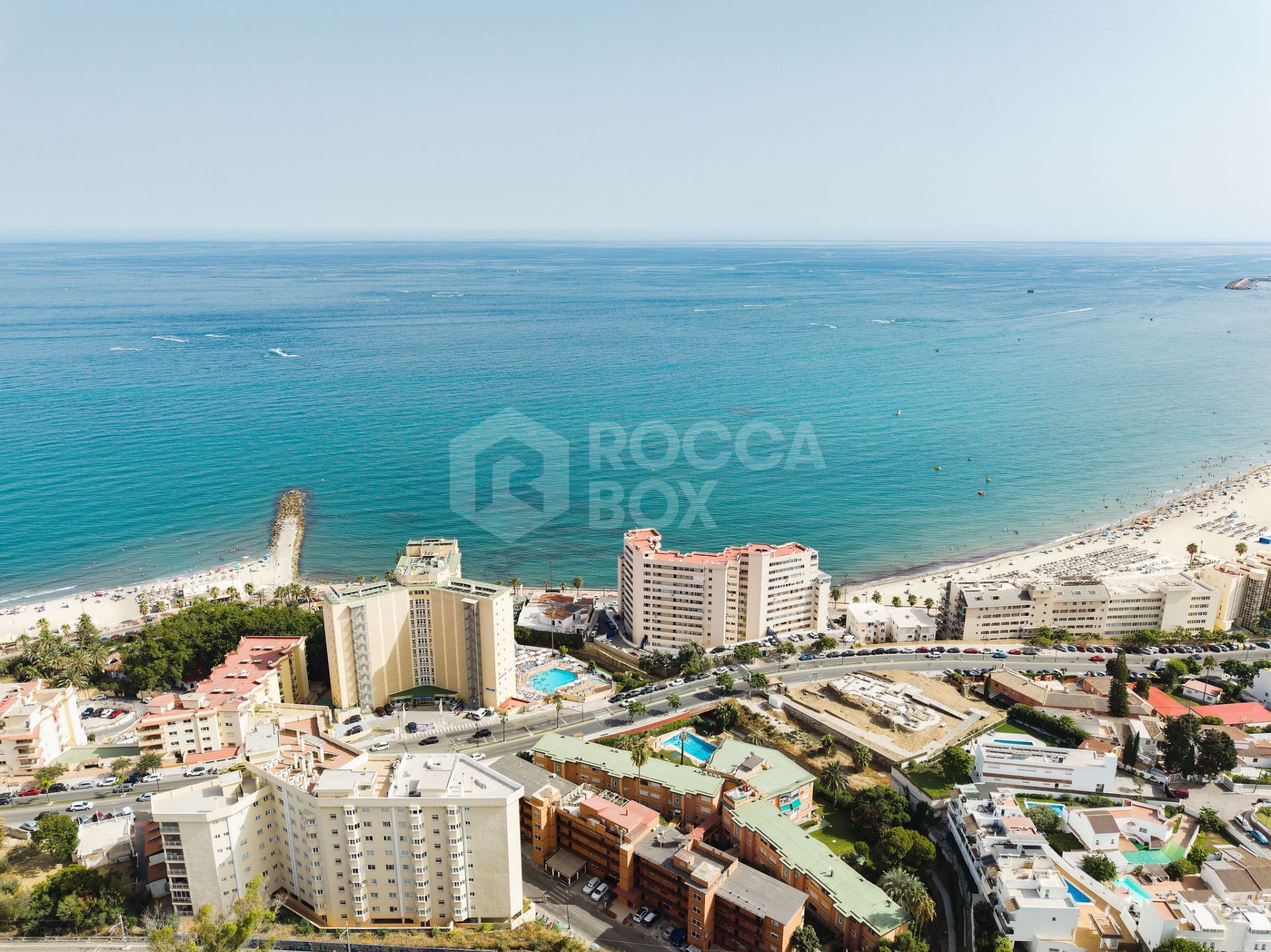 Welcome to this apartment in Torreblanca - situated just 200 meters from the beach!