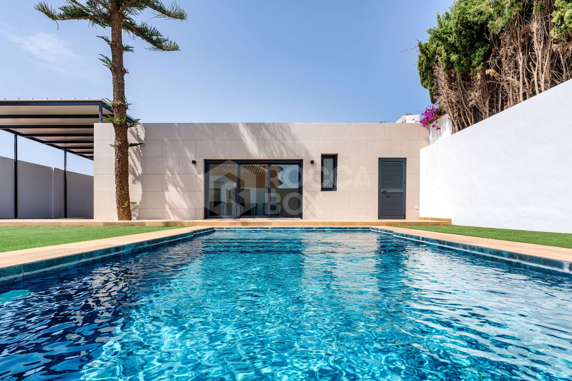 Stunning Renovated 4-Bedroom Villa with Private Pool in Prime Urbanization!