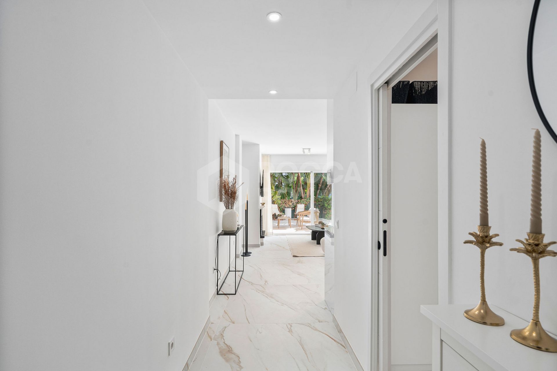 Welcome to this beautifully renovated ground floor apartment in Guadalmina Baja – Steps from the Beach and Golf!