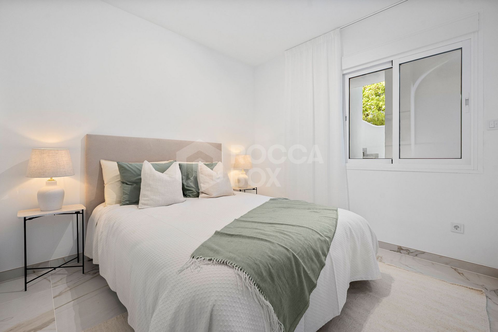 Welcome to this beautifully renovated ground floor apartment in Guadalmina Baja – Steps from the Beach and Golf!