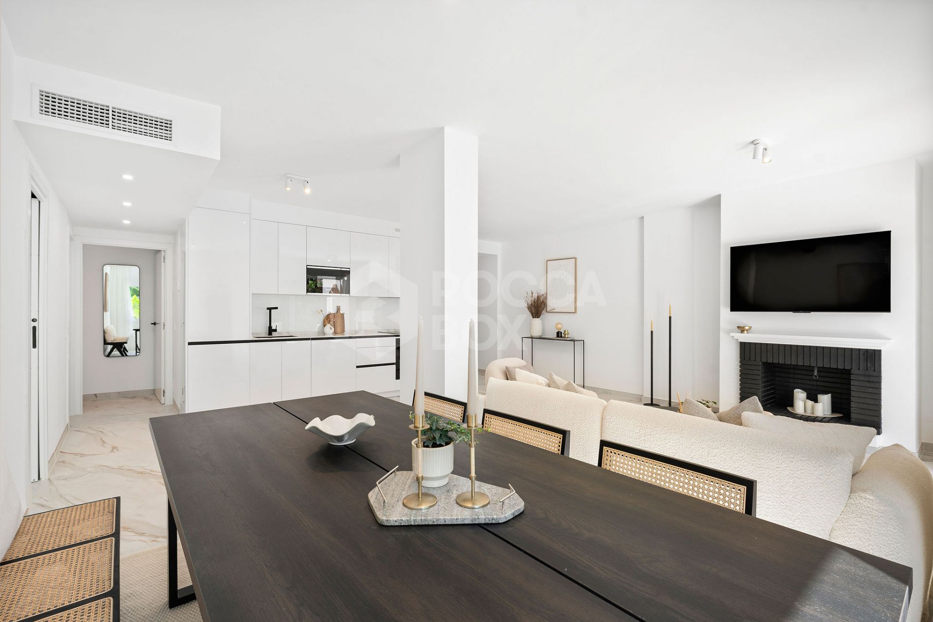 Welcome to this beautifully renovated ground floor apartment in Guadalmina Baja – Steps from the Beach and Golf!