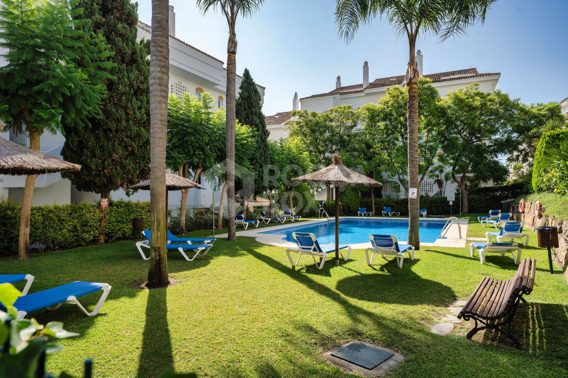 Welcome to this beautifully renovated ground floor apartment in Guadalmina Baja – Steps from the Beach and Golf!