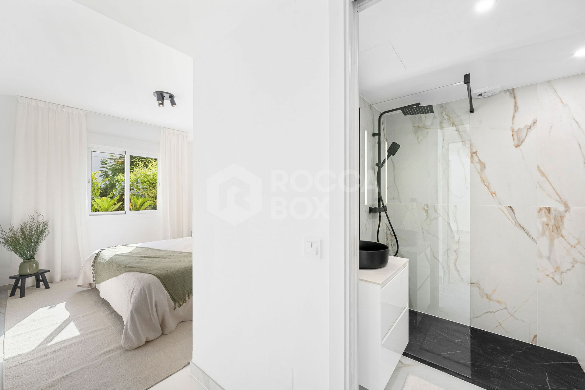 Welcome to this beautifully renovated ground floor apartment in Guadalmina Baja – Steps from the Beach and Golf!